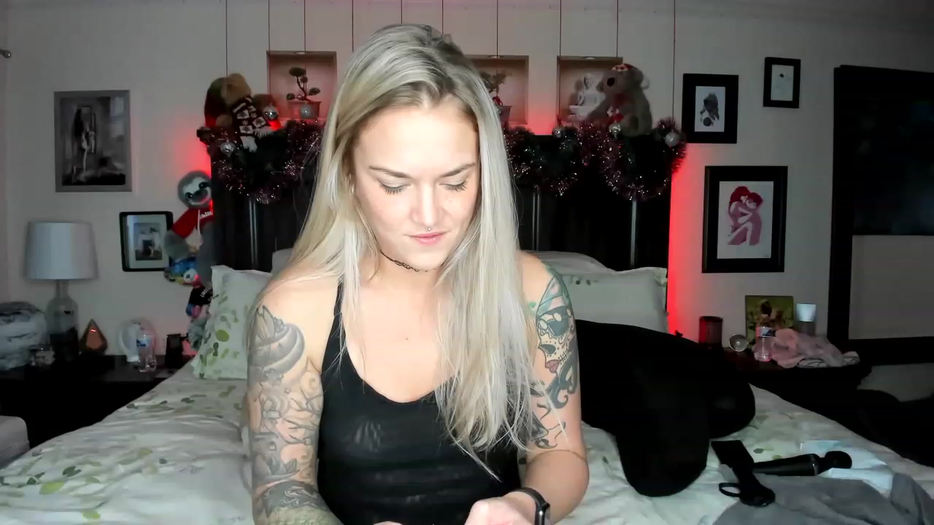 Gallery image thumbnail from Rose_Kitten's myfreecams stream on, 12/03/2022, 02:57 image 11 of 20