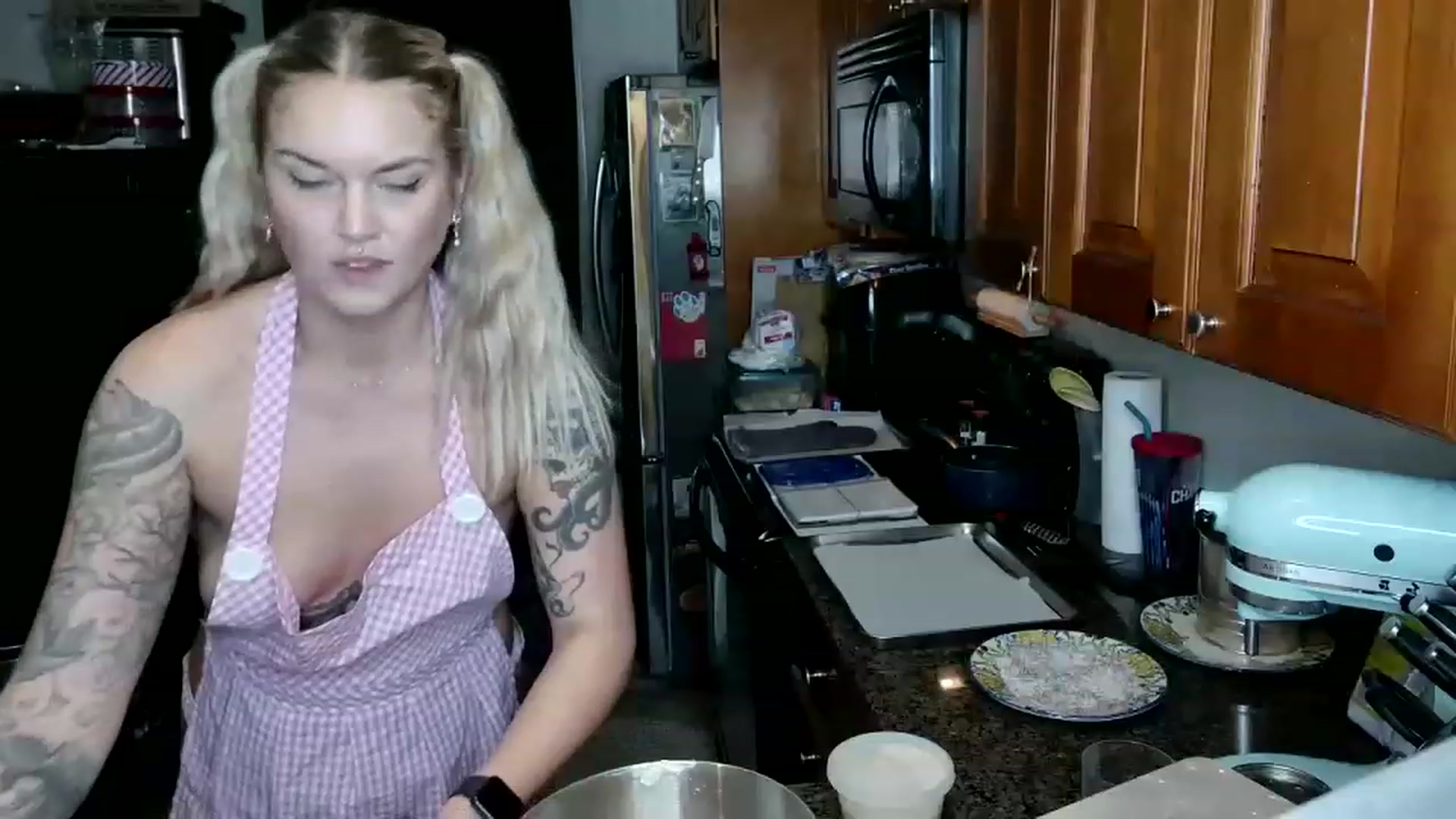 Gallery image thumbnail from Rose_Kitten's myfreecams stream on, 12/15/2022, 06:07 image 14 of 20