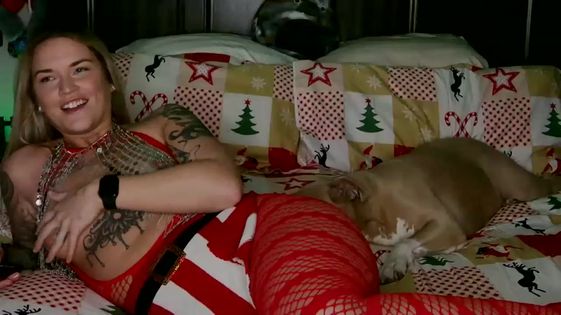 Gallery image thumbnail from Rose_Kitten's myfreecams stream on, 12/20/2022, 01:52 image 6 of 20