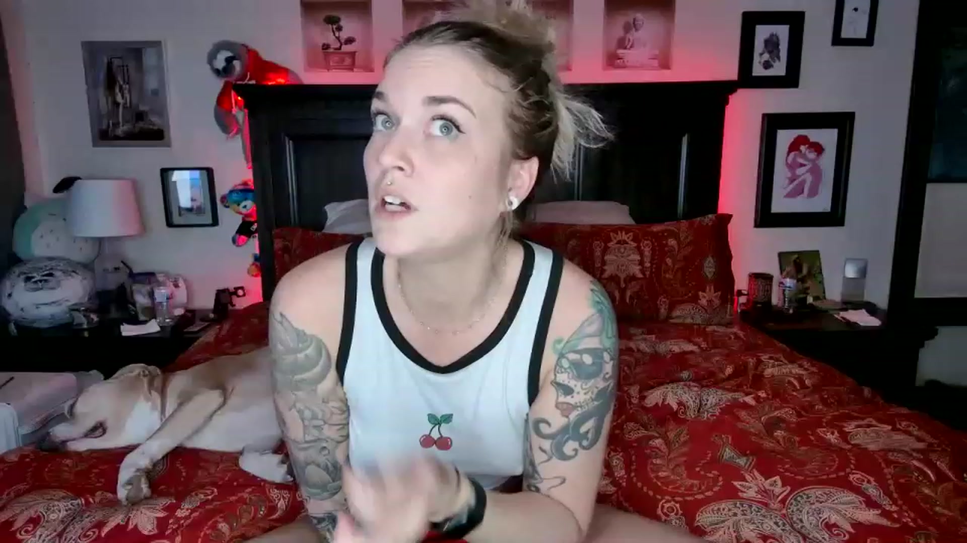 Gallery image thumbnail from Rose_Kitten's myfreecams stream on, 01/17/2023, 24:28 image 12 of 20