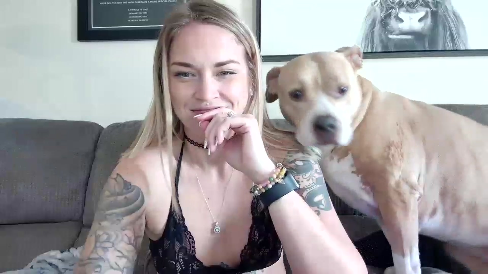 Gallery image thumbnail from Rose_Kitten's myfreecams stream on, 02/06/2023, 21:17 image 17 of 20