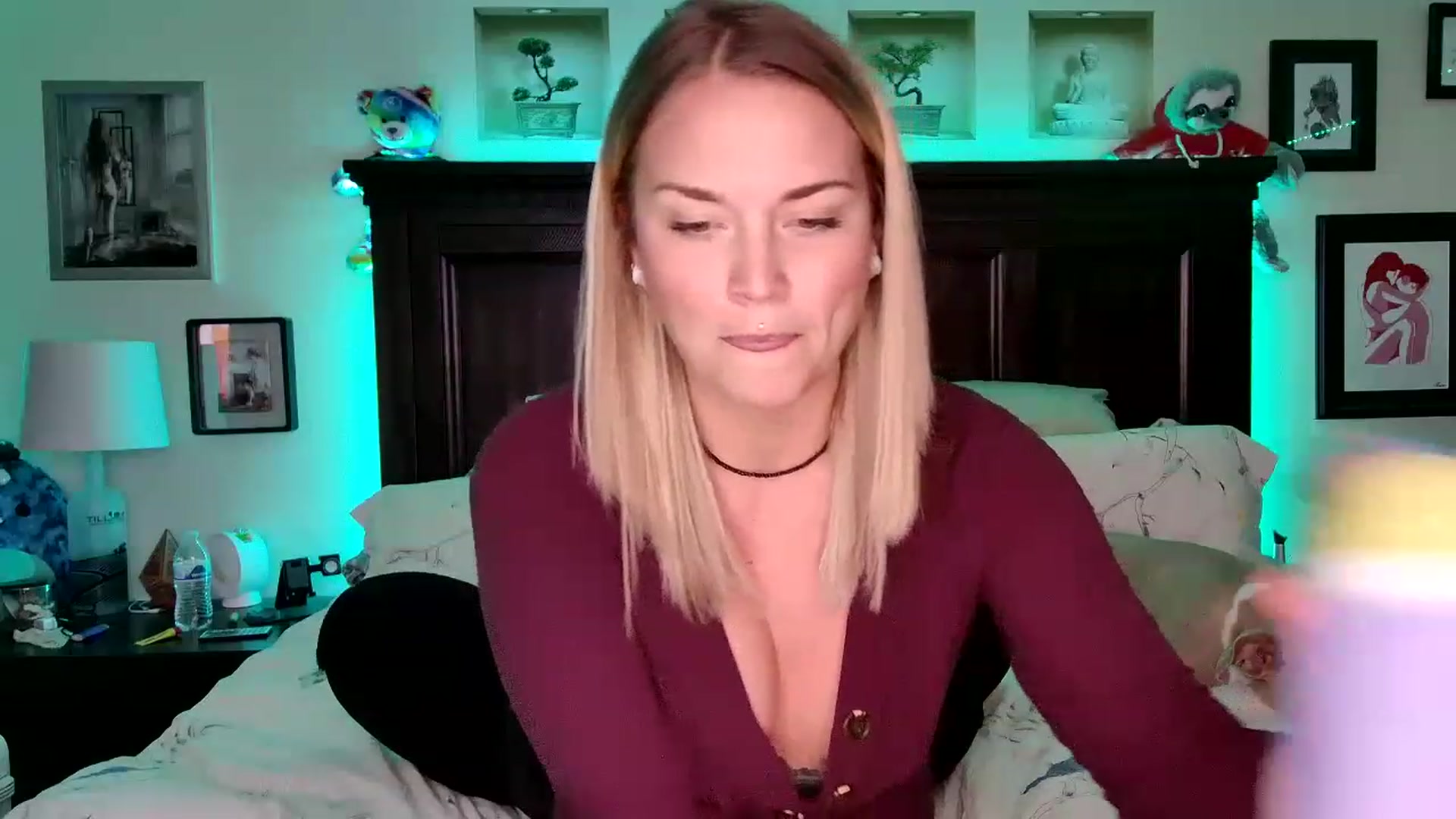 Gallery image thumbnail from Rose_Kitten's myfreecams stream on, 02/11/2023, 24:10 image 12 of 20