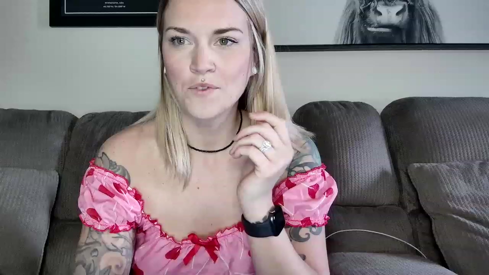 Gallery image thumbnail from Rose_Kitten's myfreecams stream on, 02/14/2023, 19:57 image 16 of 20