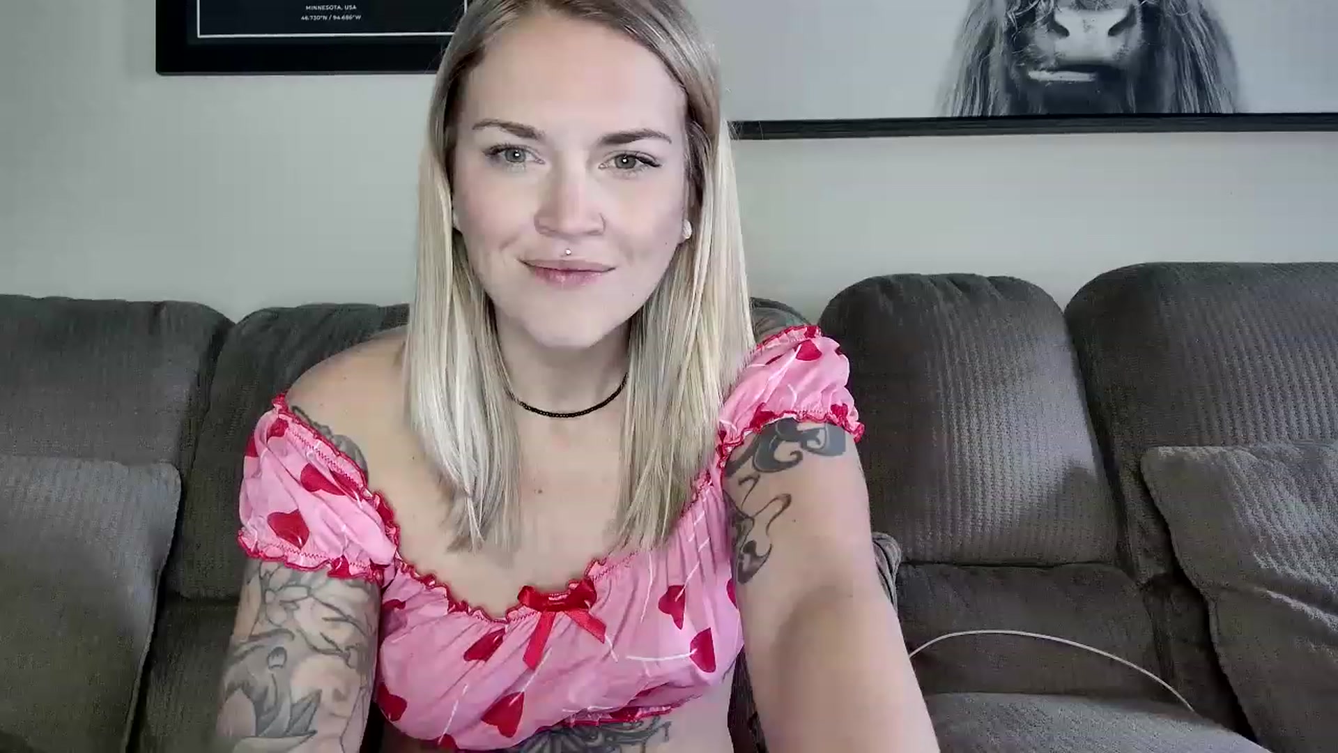 Gallery image thumbnail from Rose_Kitten's myfreecams stream on, 02/14/2023, 19:57 image 18 of 20