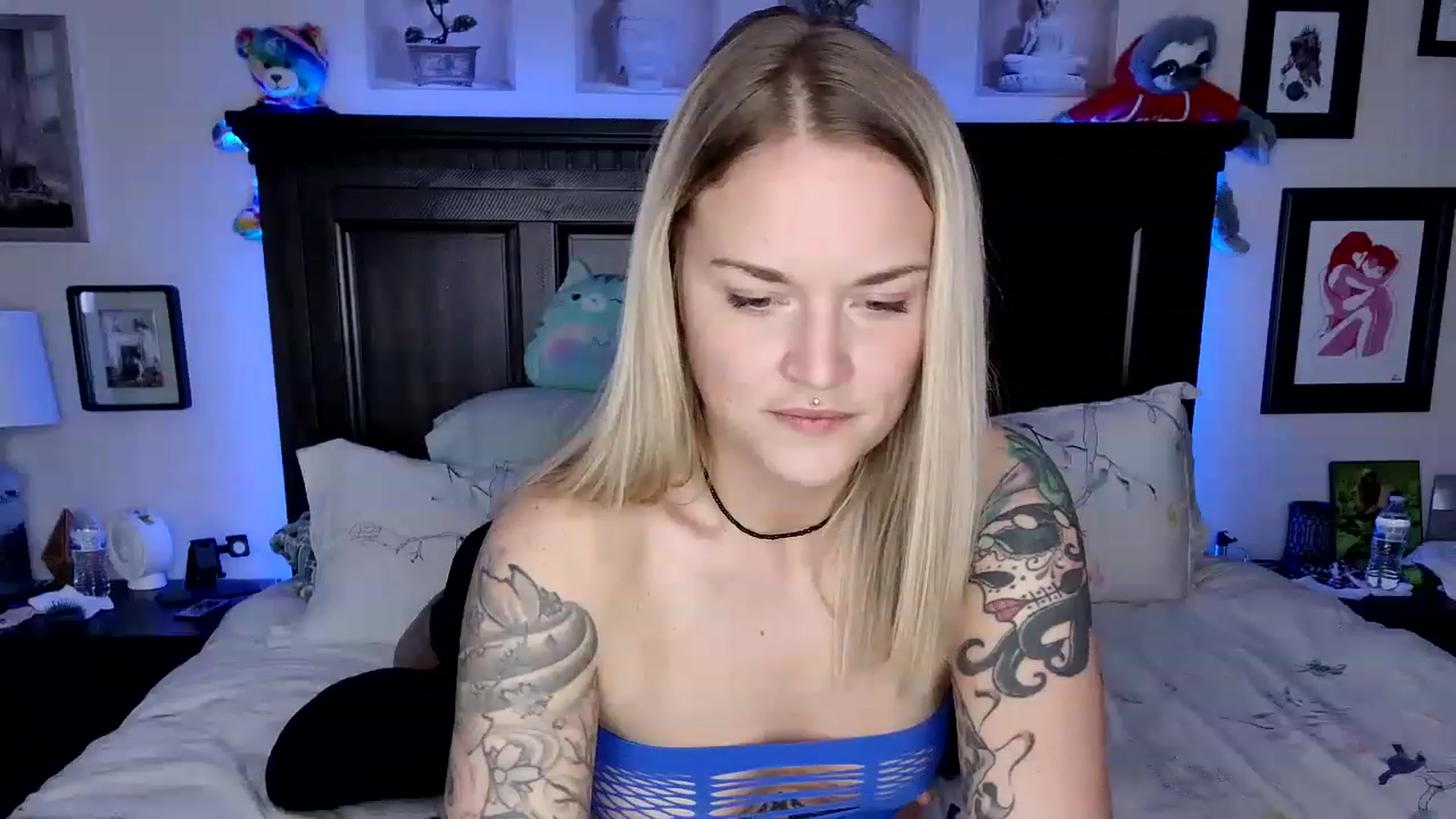 Gallery image thumbnail from Rose_Kitten's myfreecams stream on, 02/17/2023, 02:56 image 13 of 20