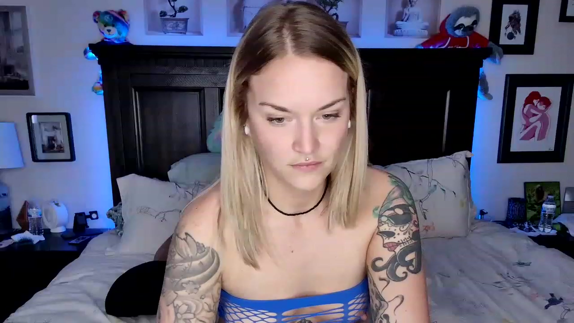 Gallery image thumbnail from Rose_Kitten's myfreecams stream on, 02/17/2023, 02:56 image 16 of 20