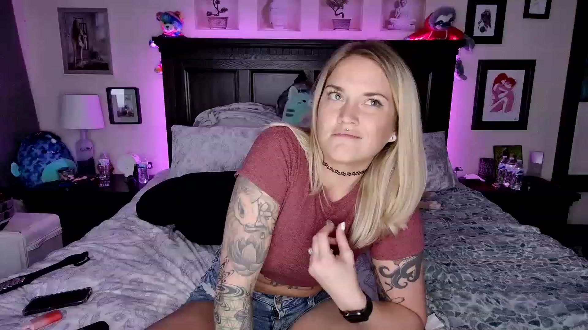 Gallery image thumbnail from Rose_Kitten's myfreecams stream on, 02/24/2023, 01:52 image 15 of 20