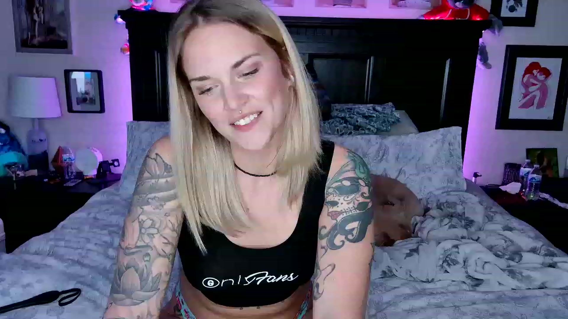 Gallery image thumbnail from Rose_Kitten's myfreecams stream on, 03/02/2023, 03:05 image 18 of 20