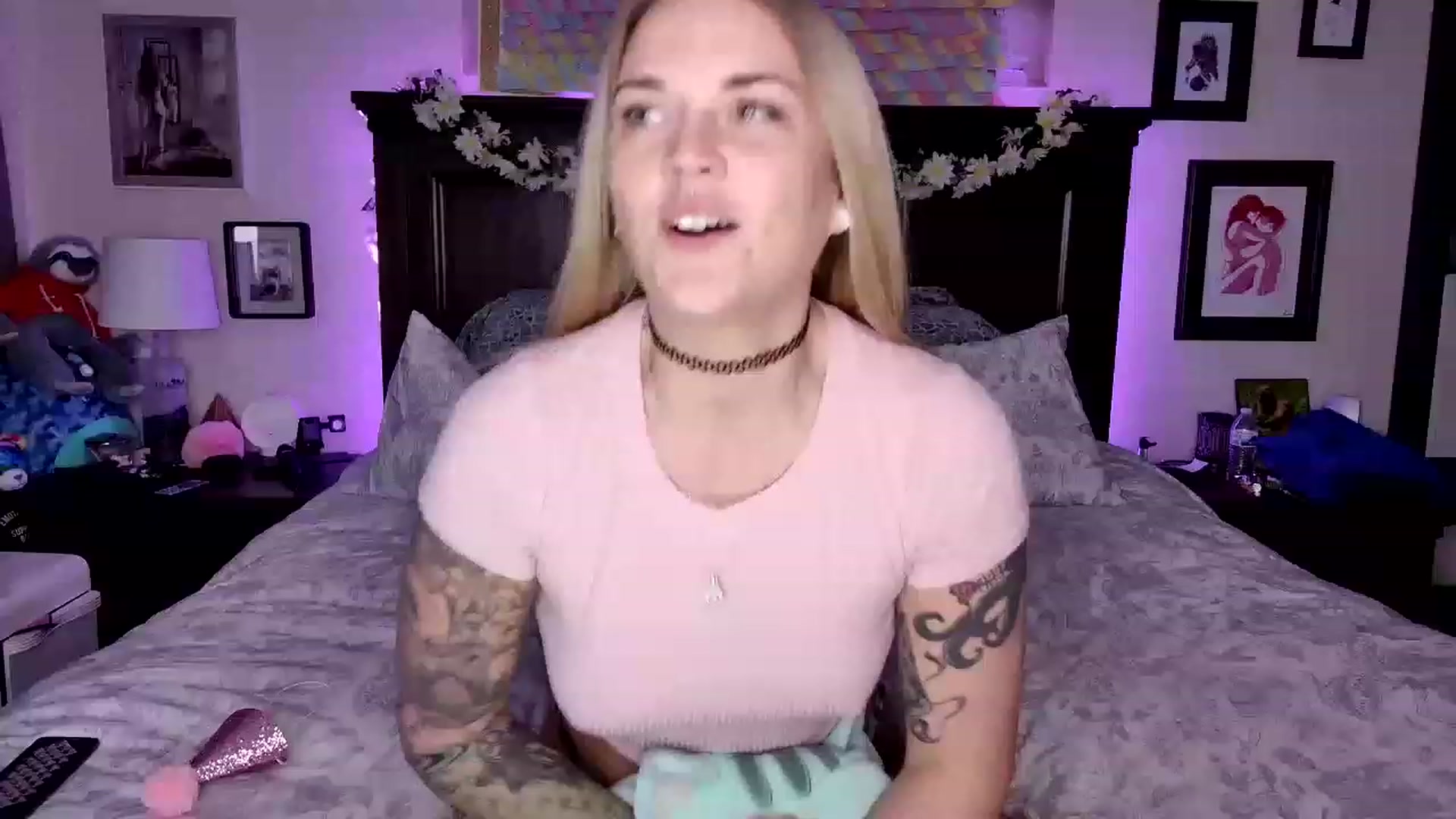 Gallery image thumbnail from Rose_Kitten's myfreecams stream on, 03/14/2023, 01:29 image 8 of 20