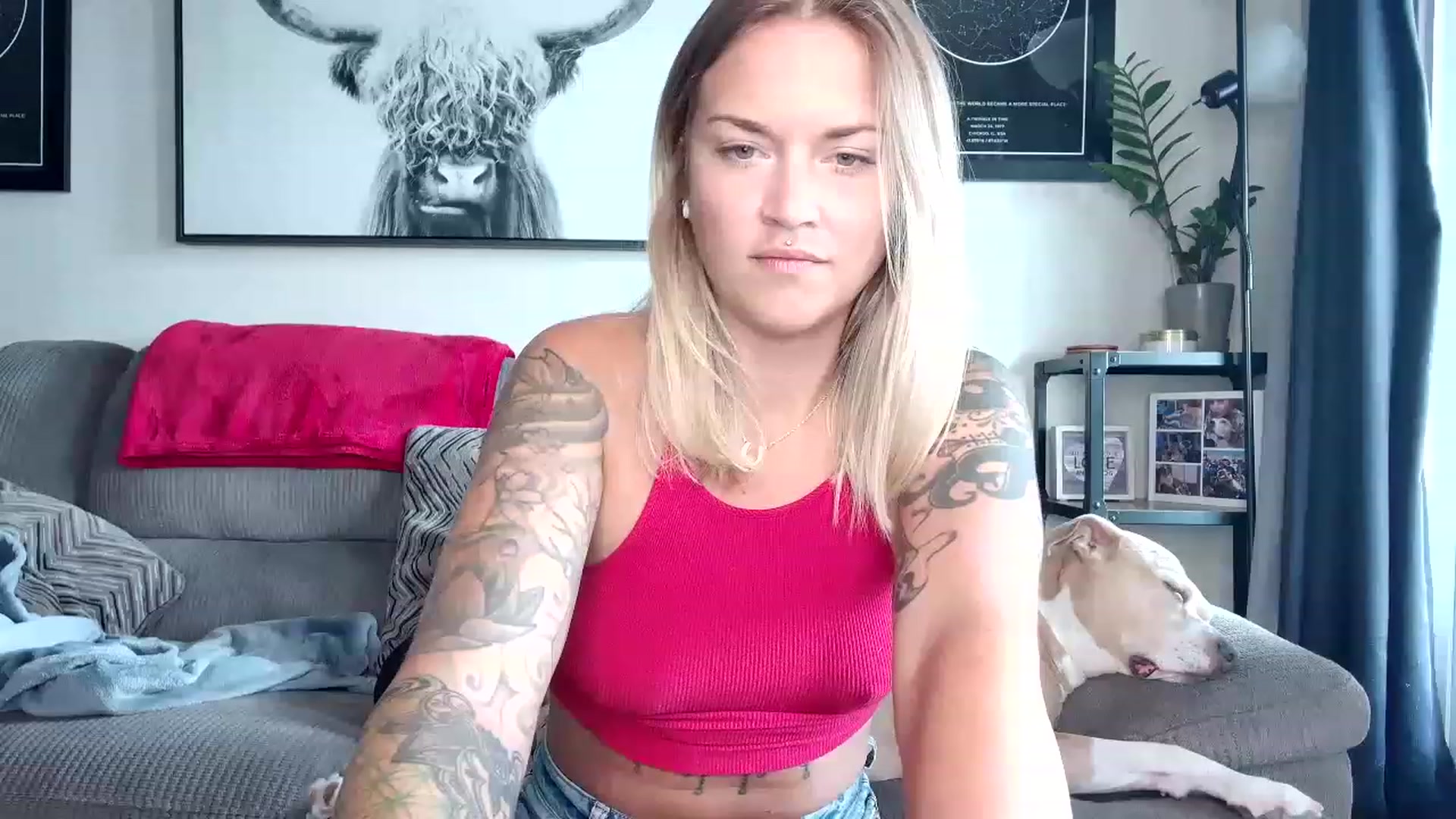 Gallery image thumbnail from Rose_Kitten's myfreecams stream on, 08/03/2023, 18:52 image 2 of 20