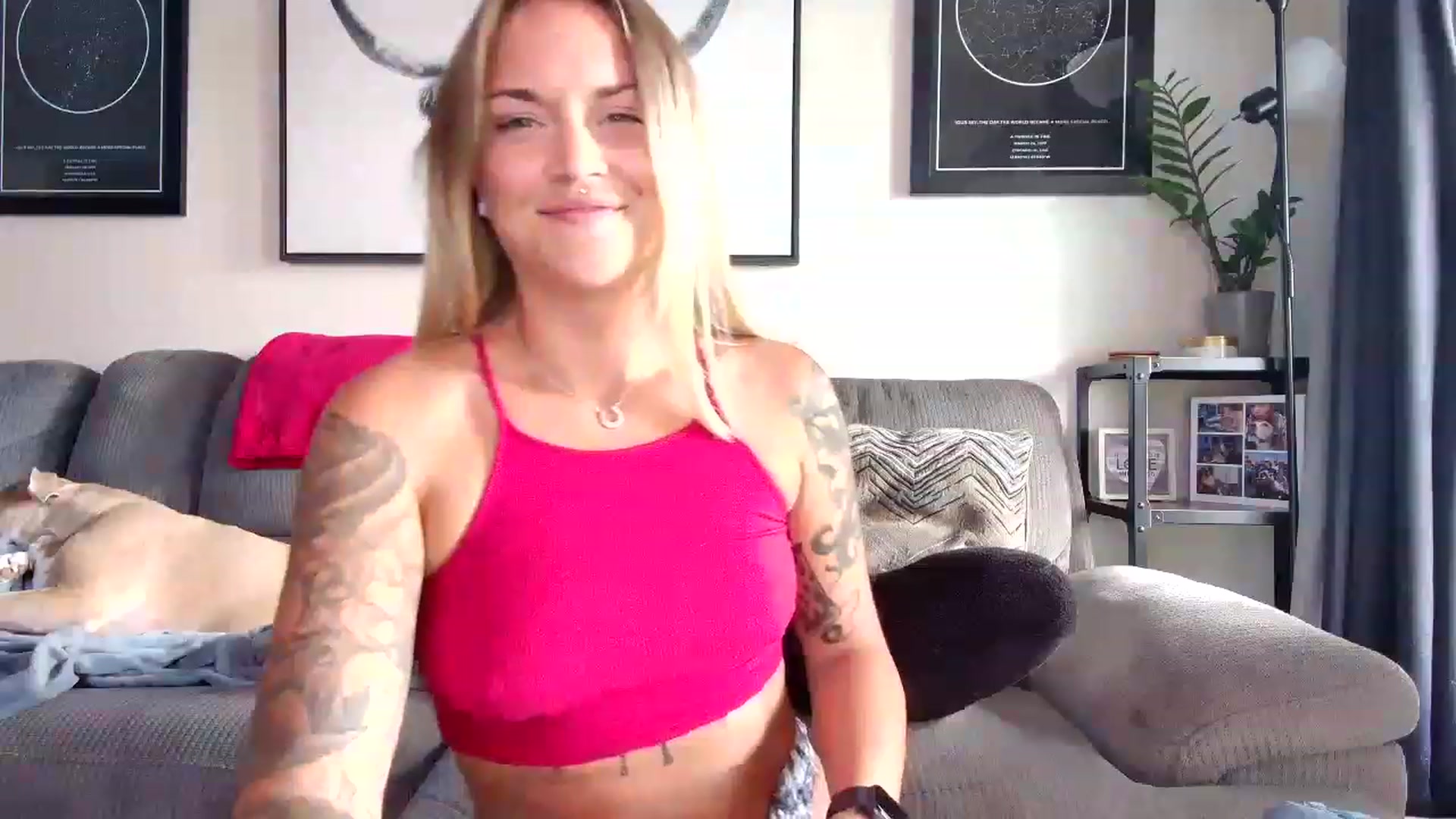 Gallery image thumbnail from Rose_Kitten's myfreecams stream on, 08/03/2023, 19:45 image 6 of 20