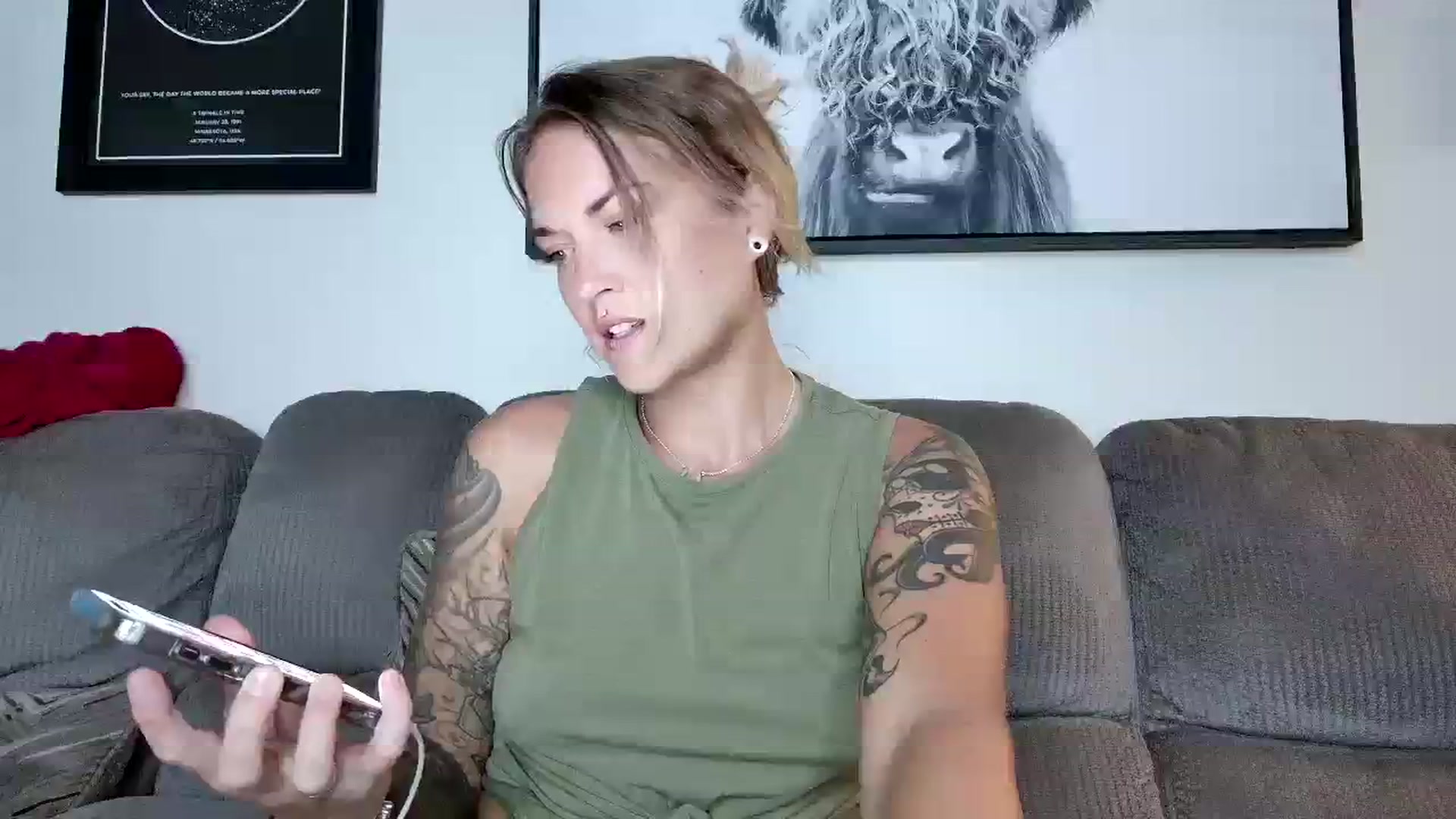 Gallery image thumbnail from Rose_Kitten's myfreecams stream on, 08/12/2023, 01:20 image 18 of 20