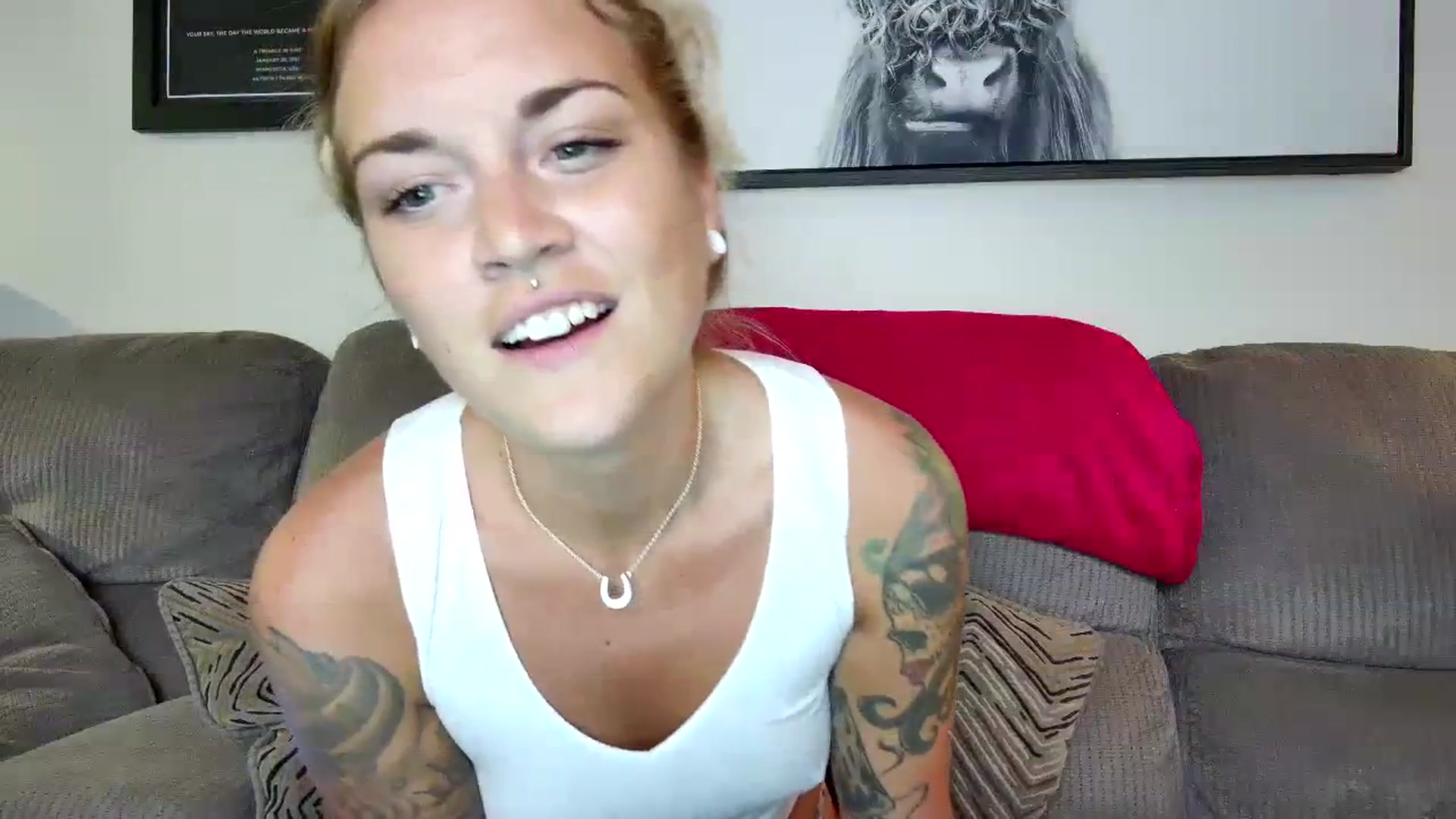 Gallery image thumbnail from Rose_Kitten's myfreecams stream on, 08/15/2023, 01:11 image 19 of 20