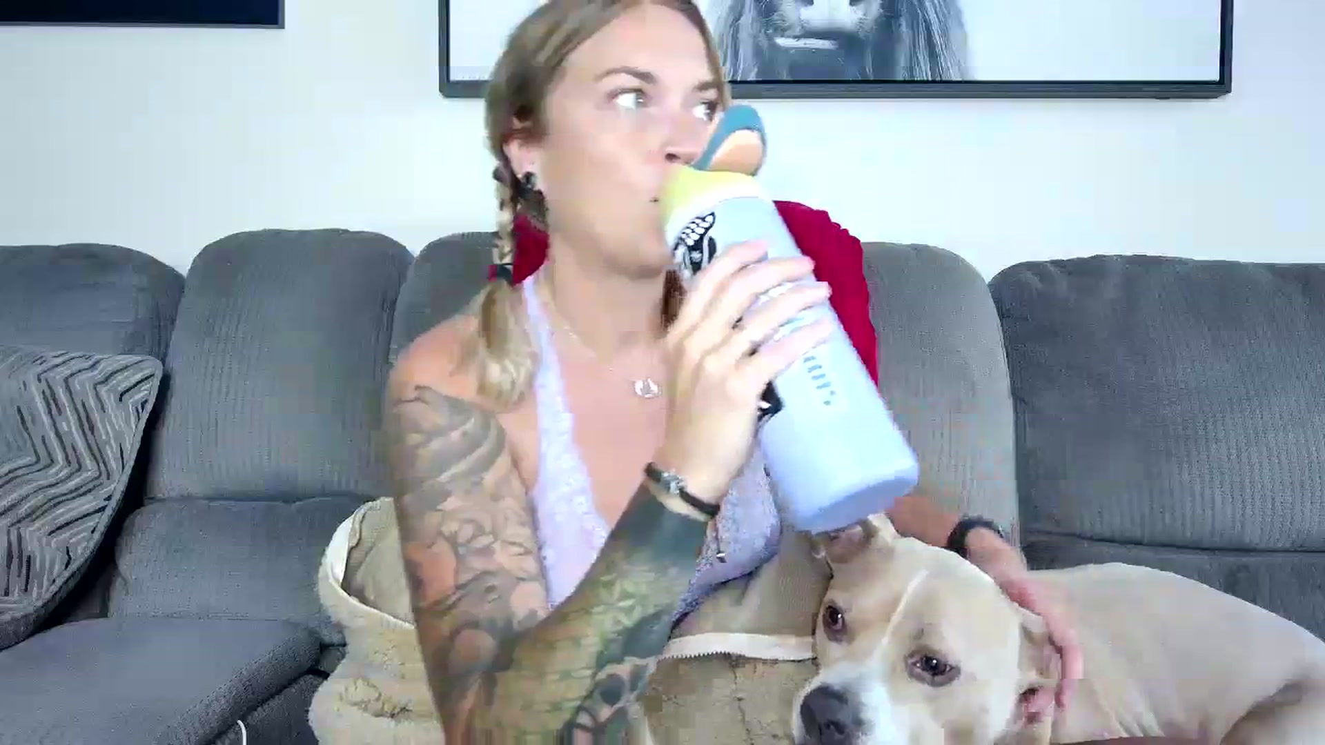 Gallery image thumbnail from Rose_Kitten's myfreecams stream on, 08/19/2023, 24:58 image 9 of 20