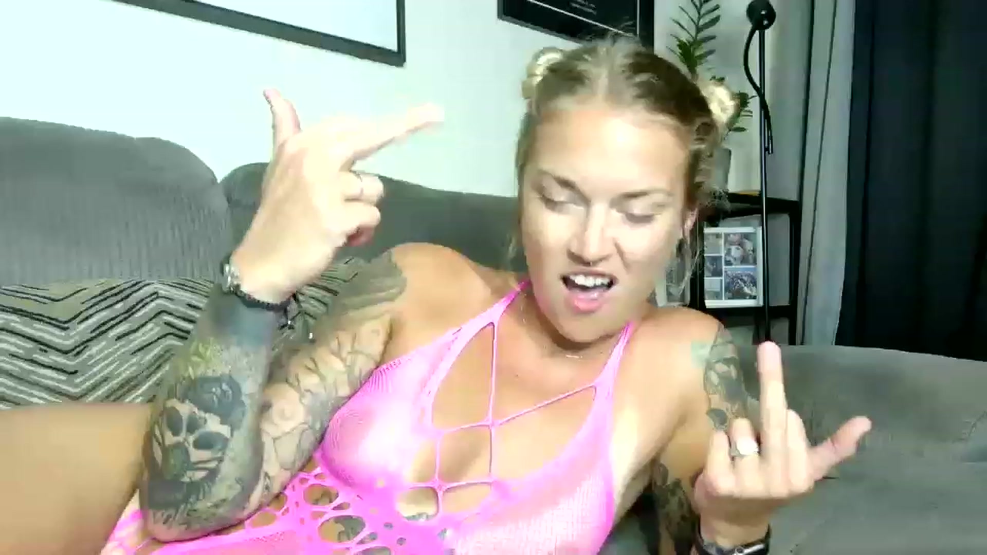 Gallery image thumbnail from Rose_Kitten's myfreecams stream on, 08/23/2023, 01:02 image 16 of 20