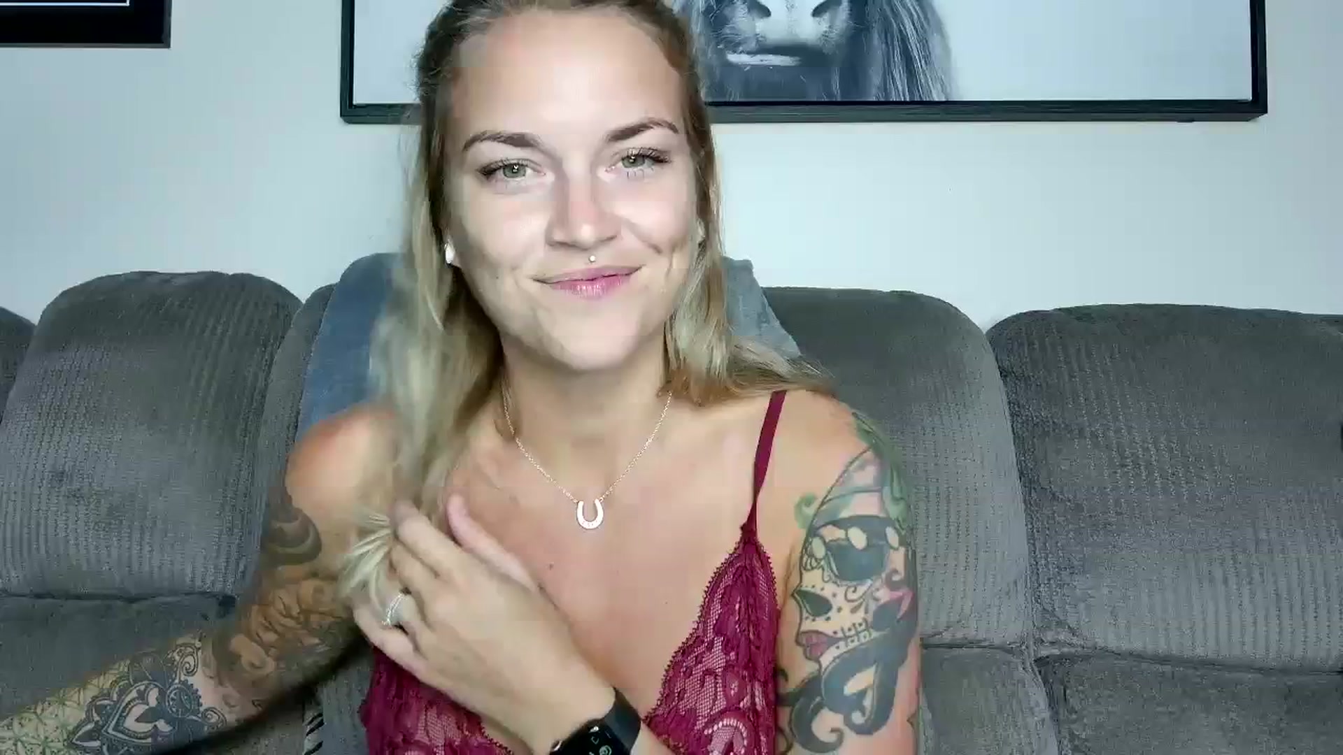 Gallery image thumbnail from Rose_Kitten's myfreecams stream on, 09/19/2023, 24:01 image 14 of 20