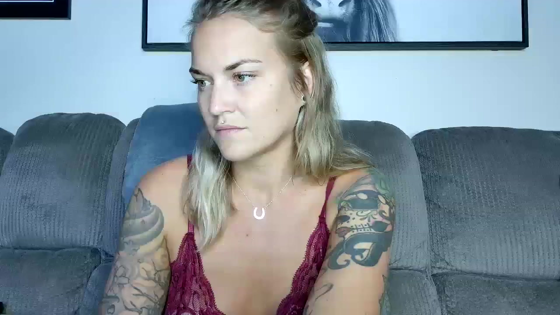 Gallery image thumbnail from Rose_Kitten's myfreecams stream on, 09/19/2023, 24:01 image 15 of 20
