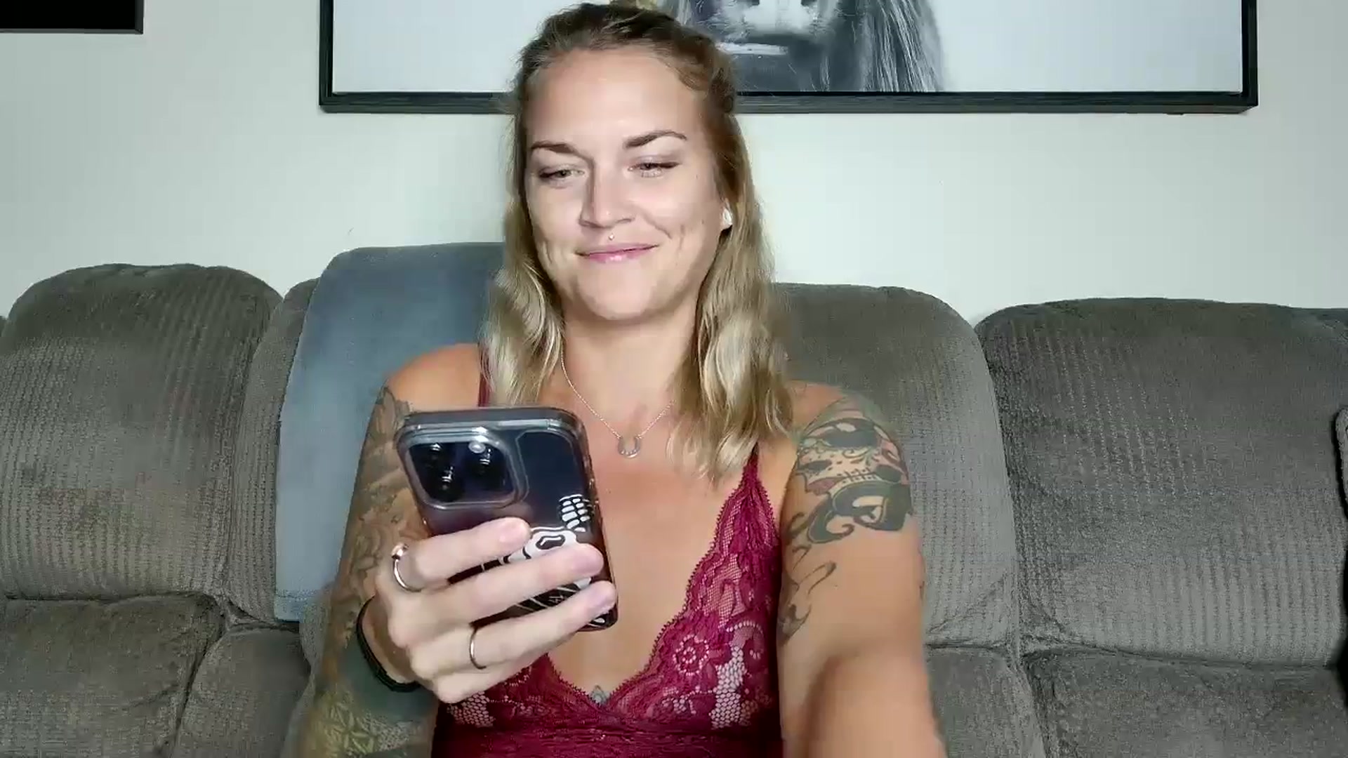 Gallery image thumbnail from Rose_Kitten's myfreecams stream on, 09/19/2023, 24:31 image 13 of 20