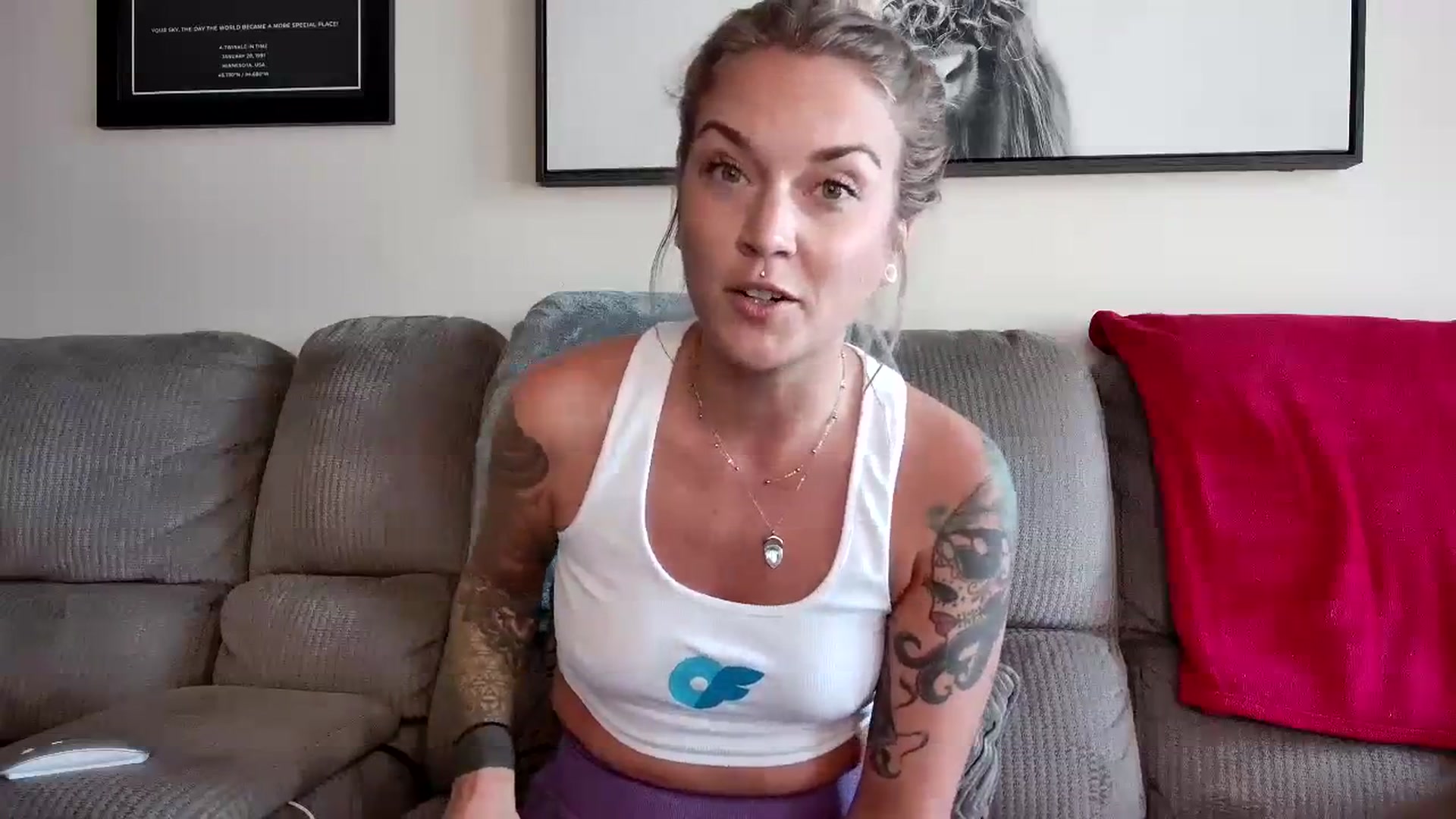 Gallery image thumbnail from Rose_Kitten's myfreecams stream on, 09/19/2023, 19:39 image 10 of 20