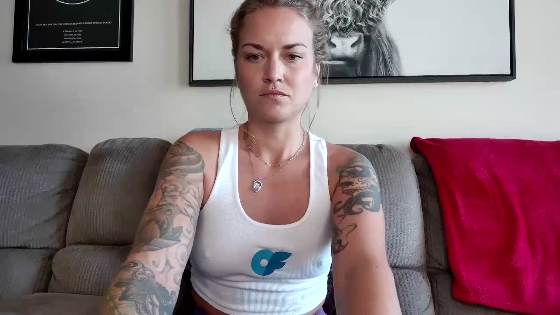 Gallery image thumbnail from Rose_Kitten's myfreecams stream on, 09/19/2023, 19:39 image 3 of 20