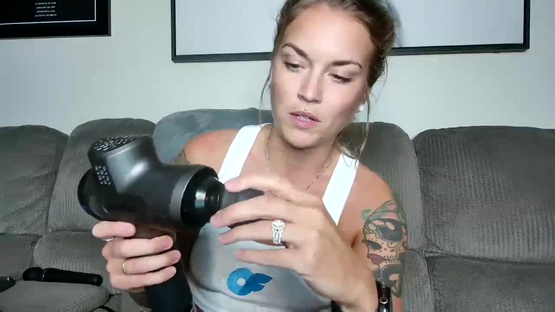 Gallery image thumbnail from Rose_Kitten's myfreecams stream on, 09/20/2023, 01:24 image 7 of 20