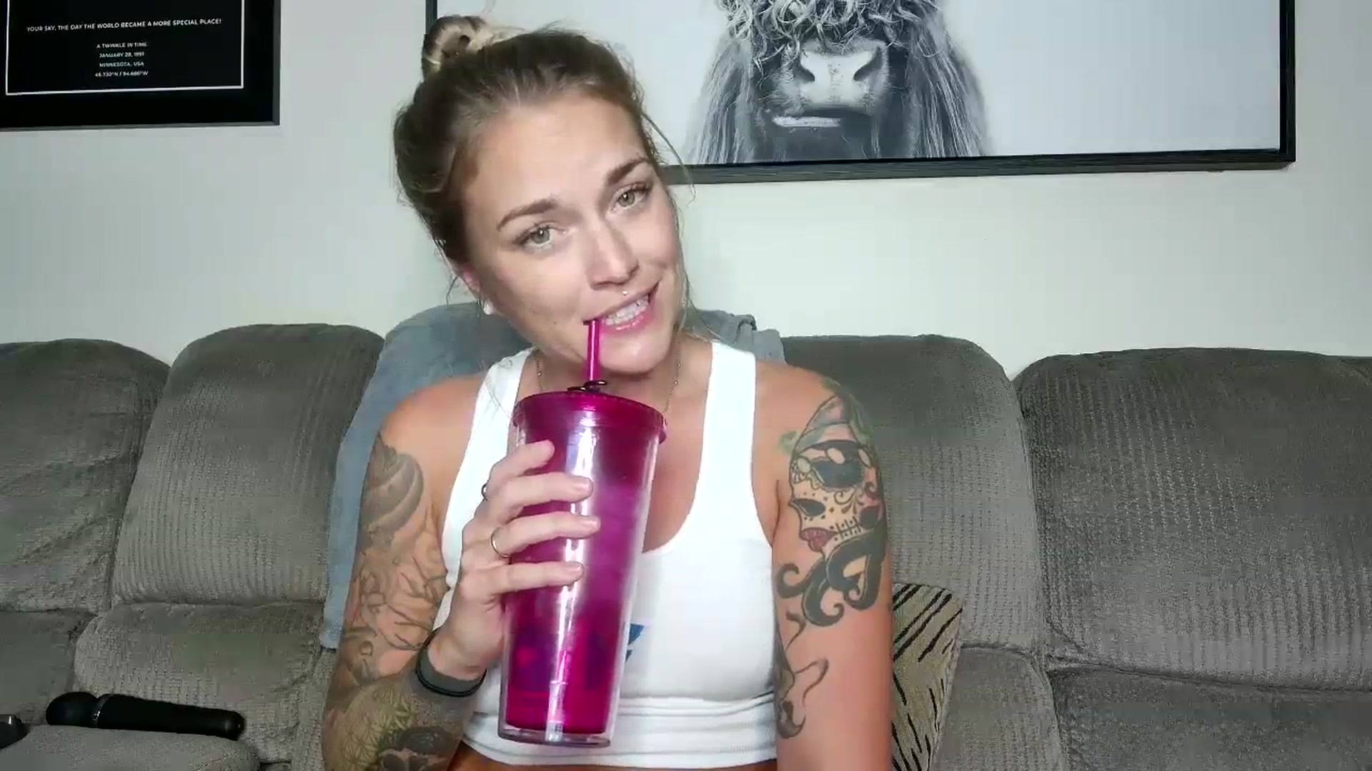Gallery image thumbnail from Rose_Kitten's myfreecams stream on, 09/20/2023, 01:24 image 18 of 20
