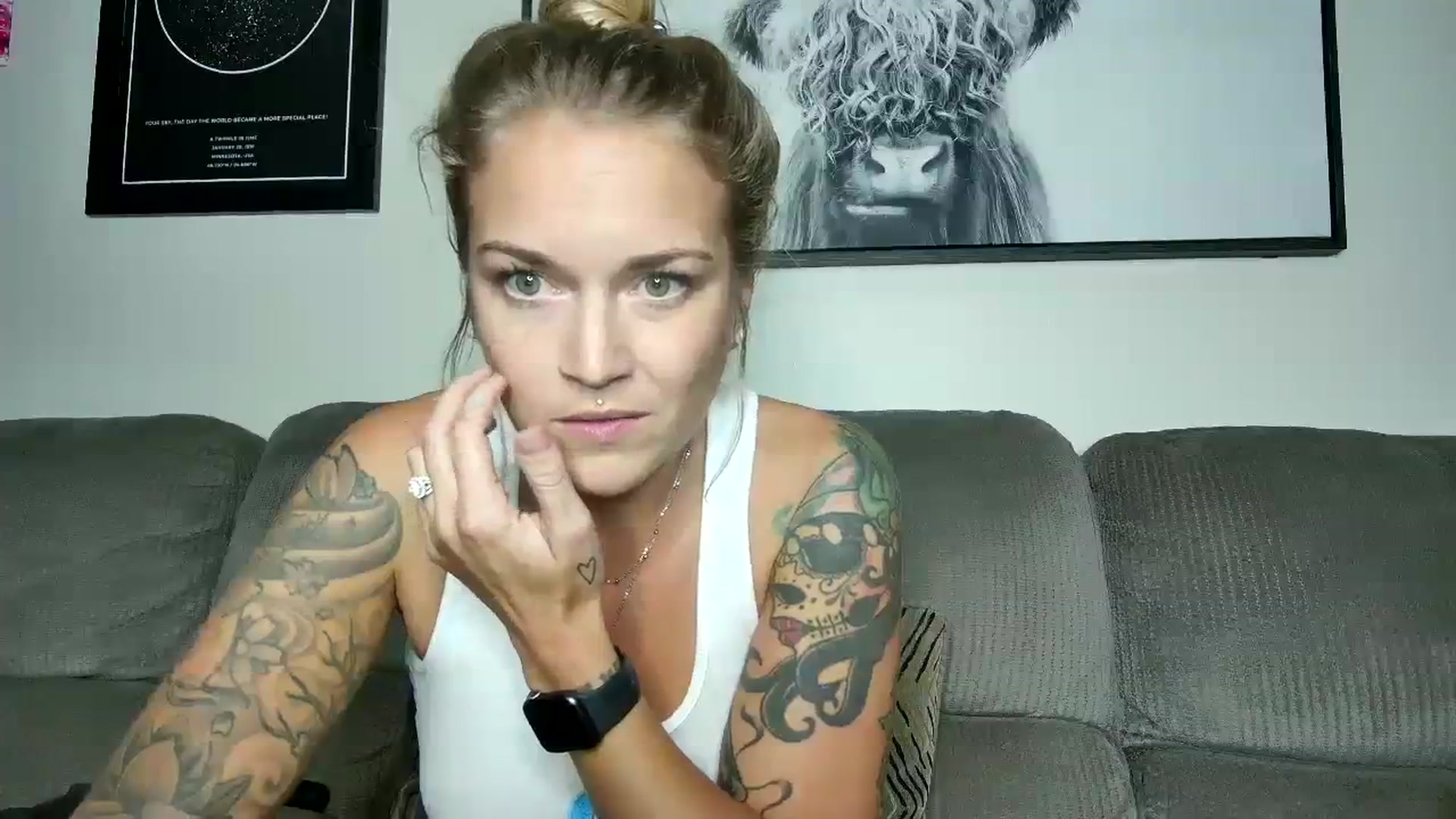 Gallery image thumbnail from Rose_Kitten's myfreecams stream on, 09/20/2023, 01:49 image 4 of 20