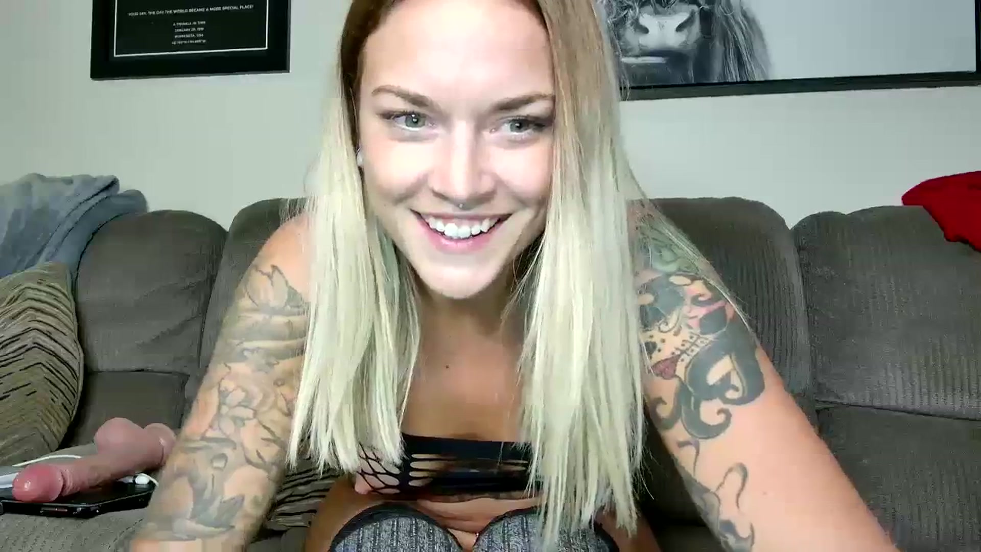 Gallery image thumbnail from Rose_Kitten's myfreecams stream on, 09/23/2023, 02:05 image 12 of 20