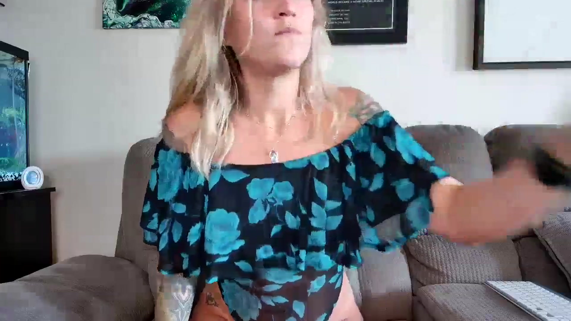 Gallery image thumbnail from Rose_Kitten's myfreecams stream on, 09/29/2023, 19:59 image 3 of 20