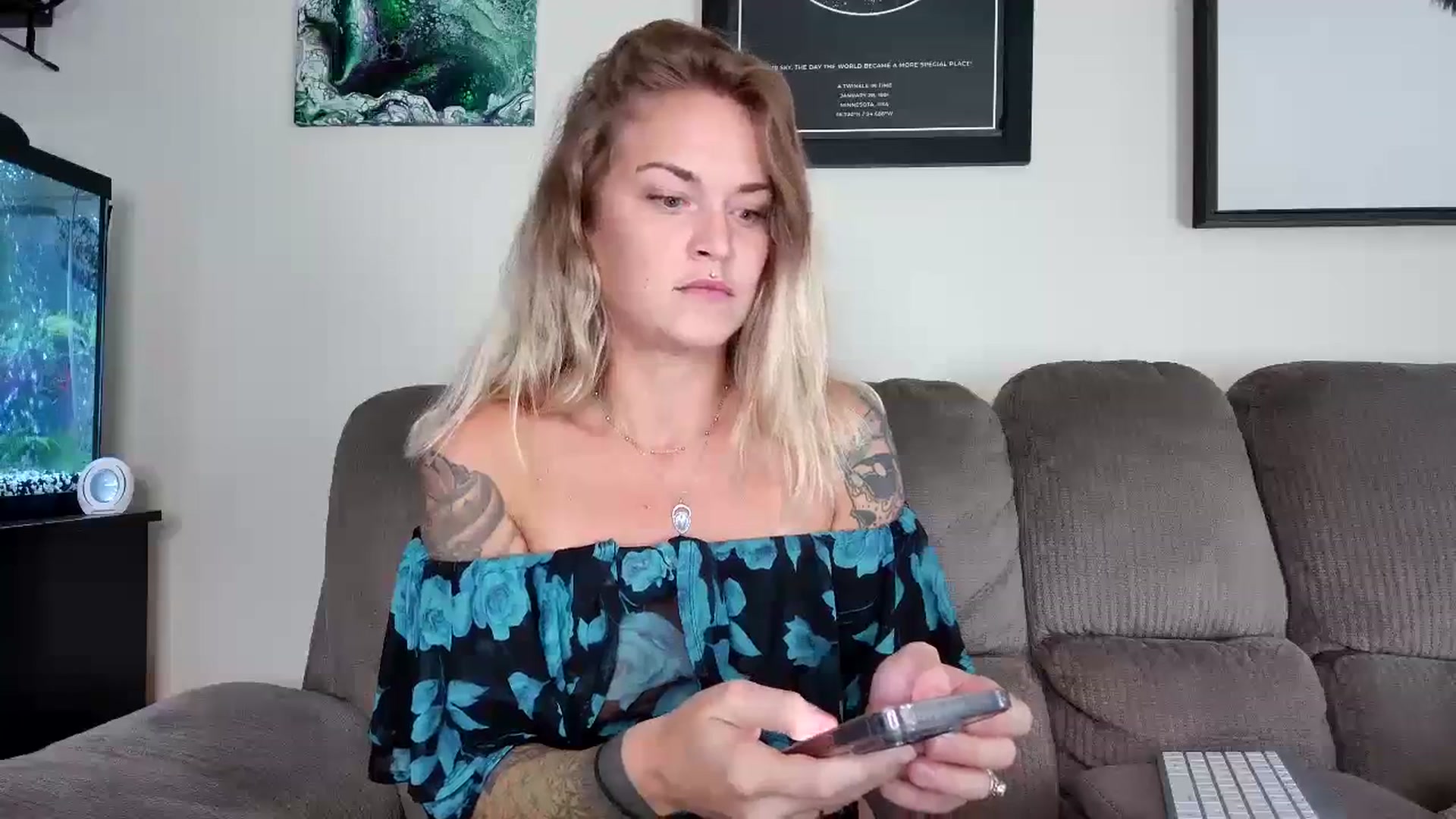 Gallery image thumbnail from Rose_Kitten's myfreecams stream on, 09/29/2023, 19:59 image 14 of 20