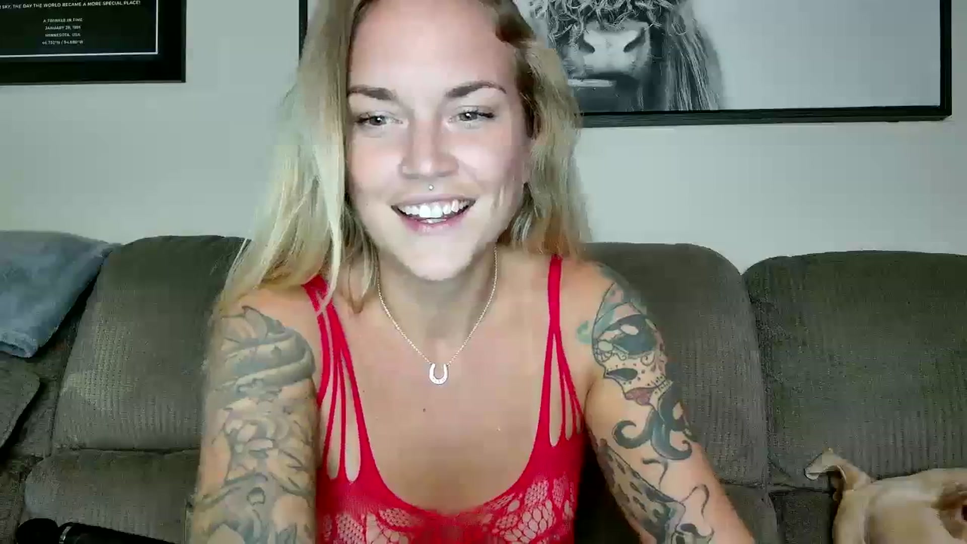 Gallery image thumbnail from Rose_Kitten's myfreecams stream on, 10/04/2023, 23:37 image 9 of 20
