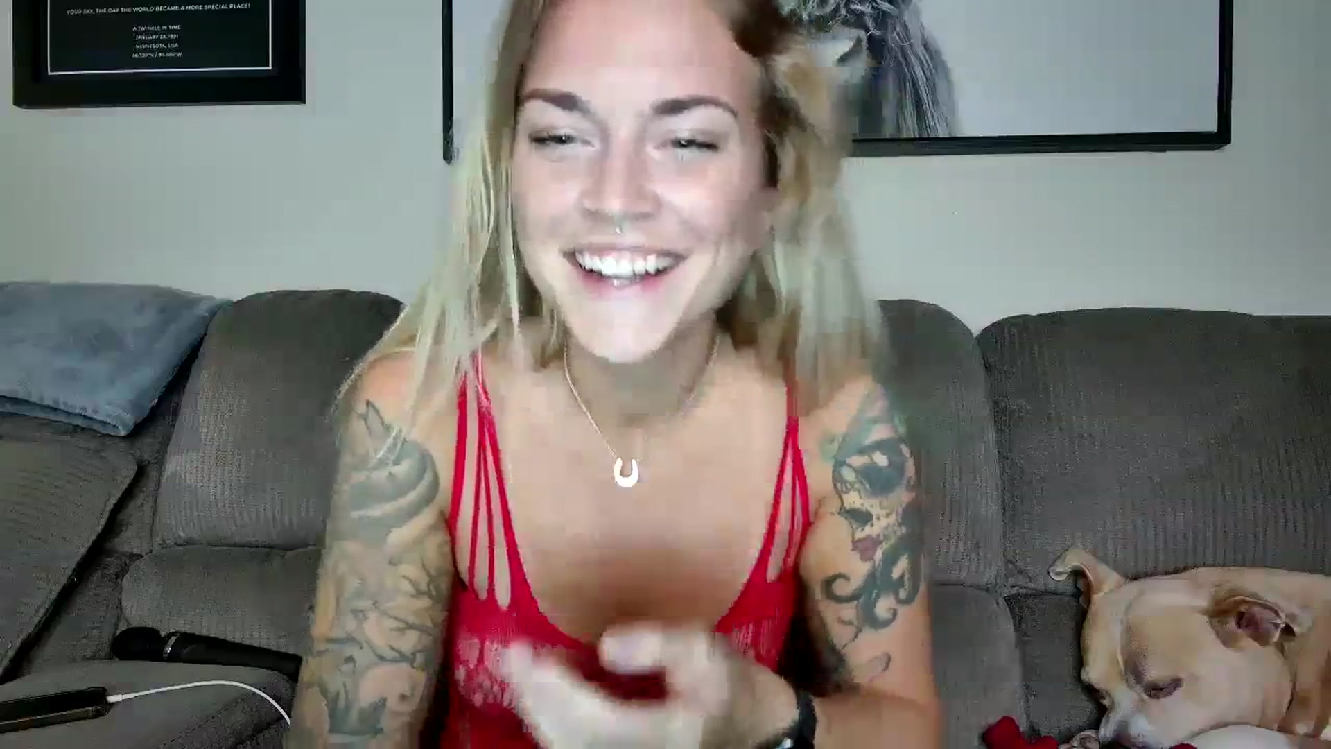 Gallery image thumbnail from Rose_Kitten's myfreecams stream on, 10/04/2023, 23:37 image 8 of 20