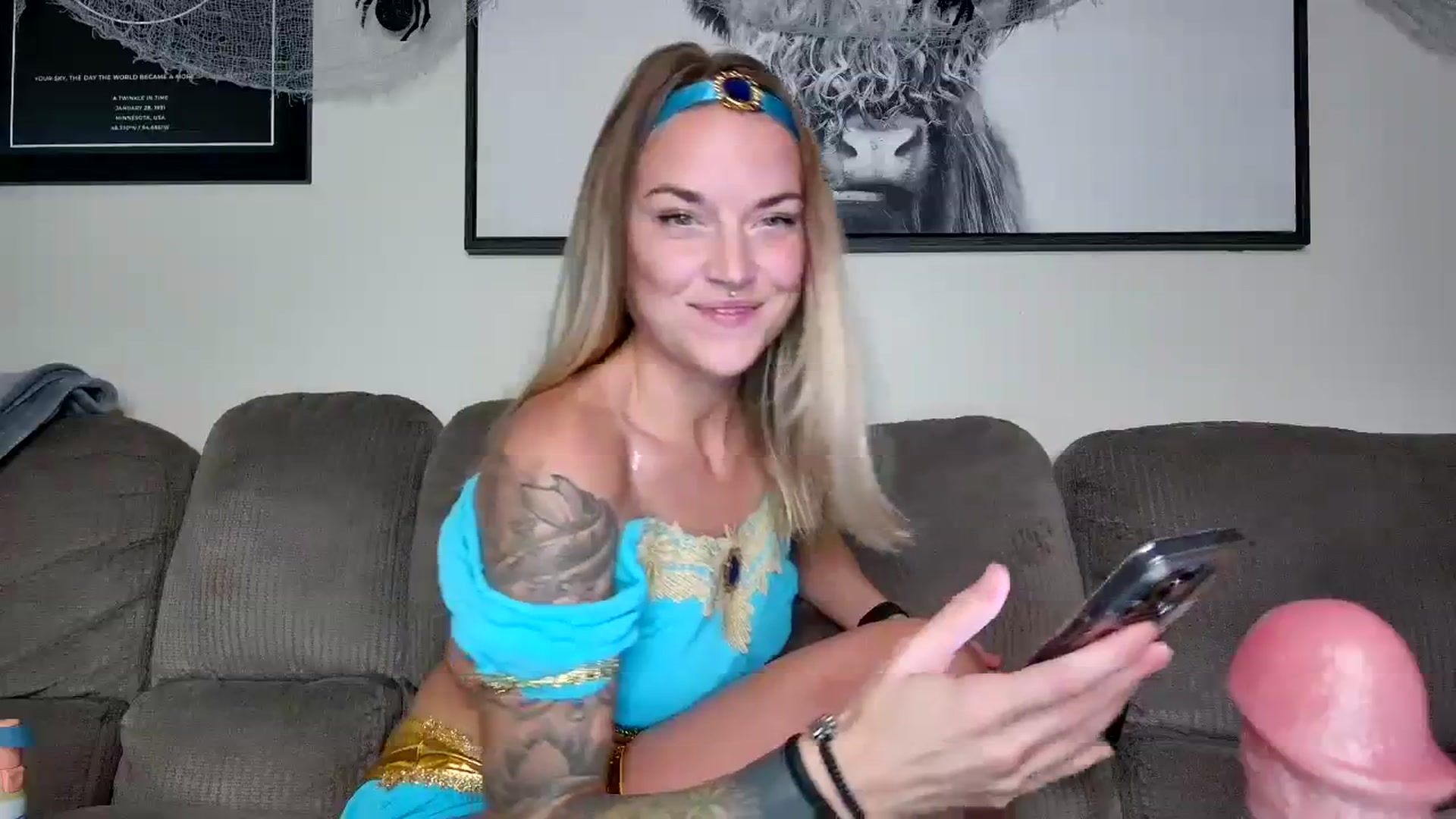 Gallery image thumbnail from Rose_Kitten's myfreecams stream on, 10/23/2023, 23:38 image 14 of 20