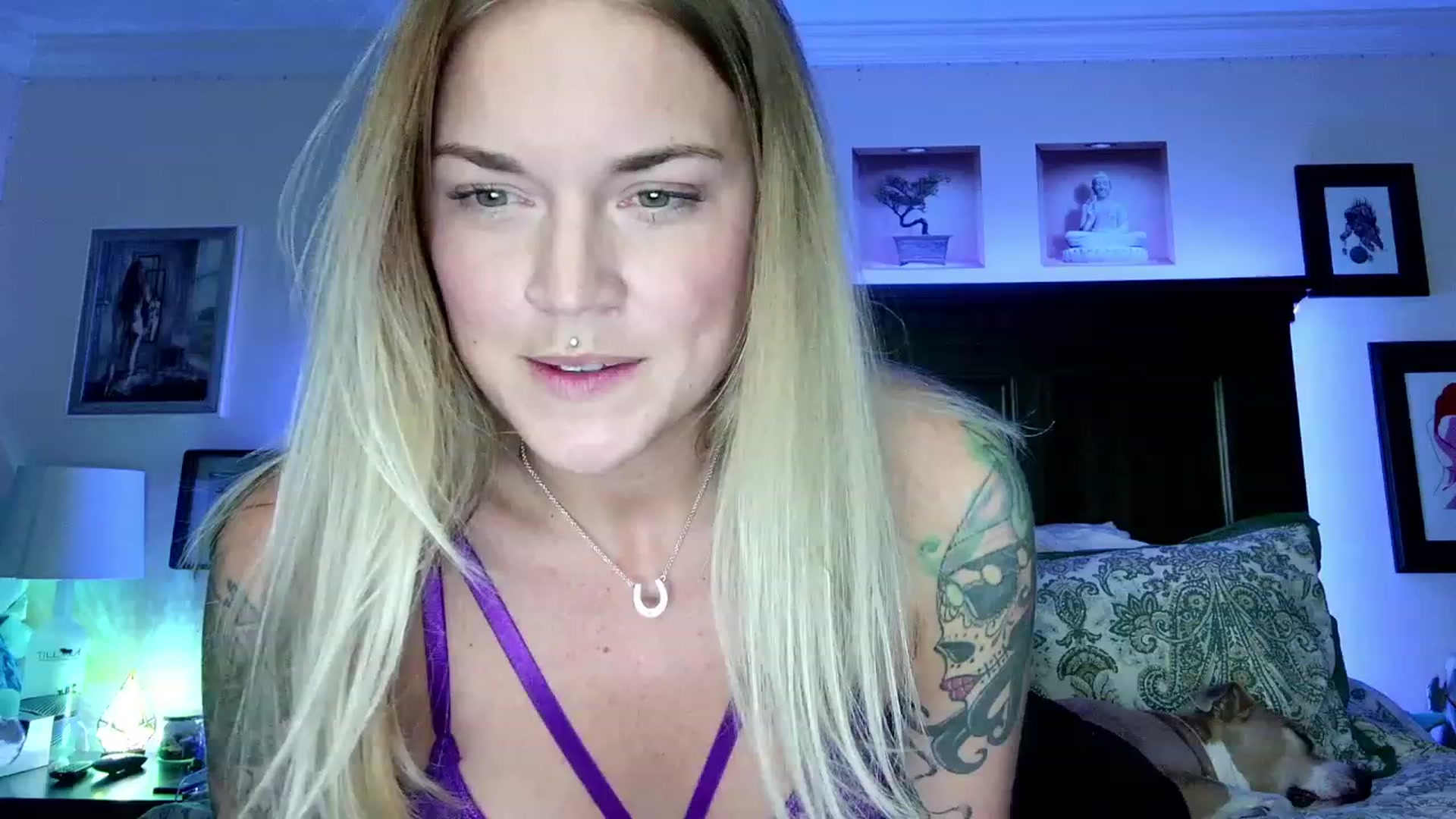Gallery image thumbnail from Rose_Kitten's myfreecams stream on, 11/08/2023, 01:55 image 10 of 20