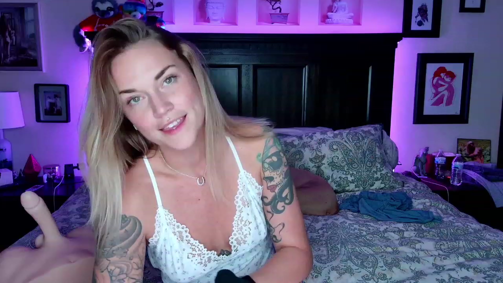 Gallery image thumbnail from Rose_Kitten's myfreecams stream on, 11/23/2023, 02:26 image 3 of 20
