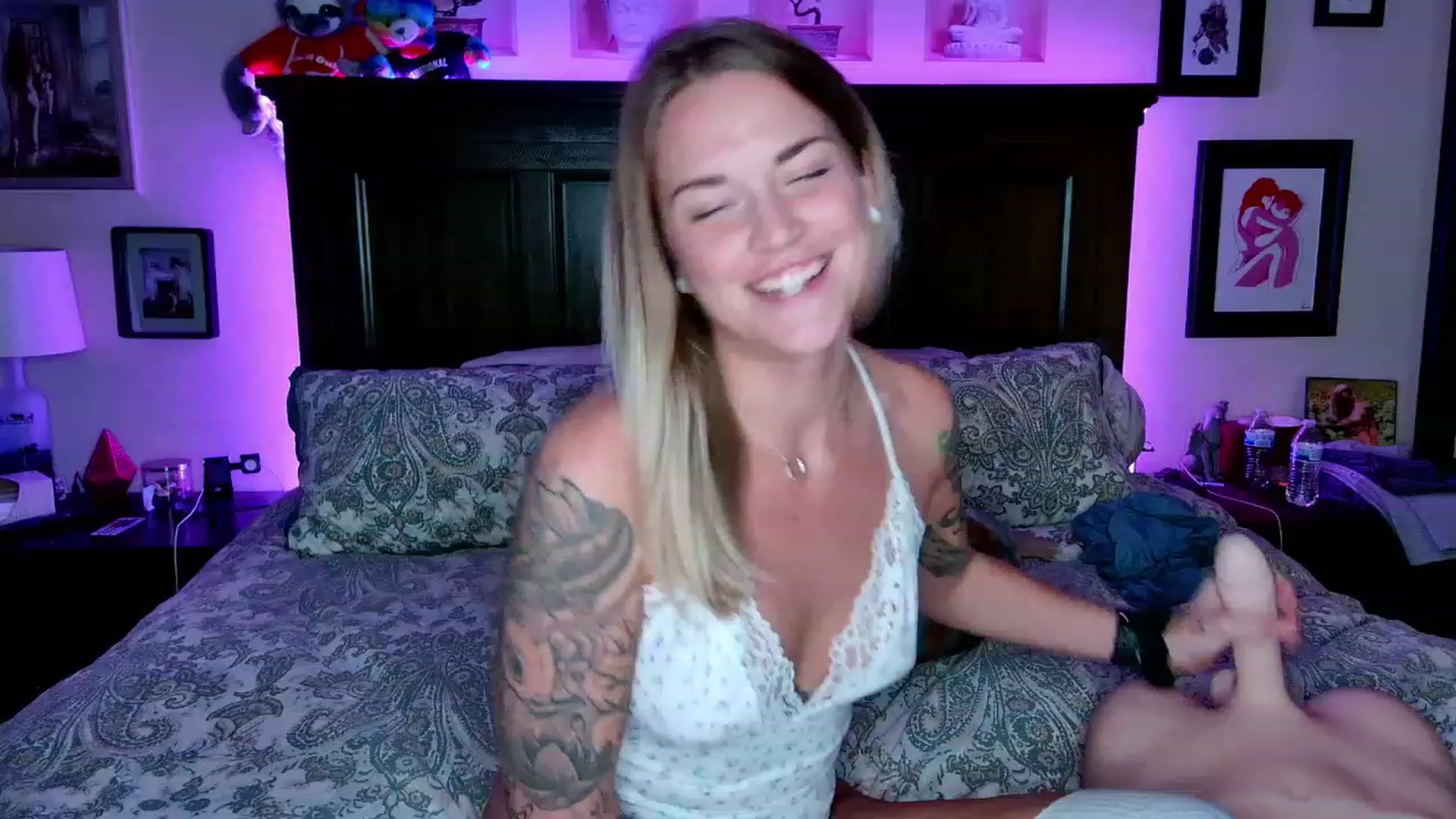 Gallery image thumbnail from Rose_Kitten's myfreecams stream on, 11/23/2023, 02:26 image 13 of 20