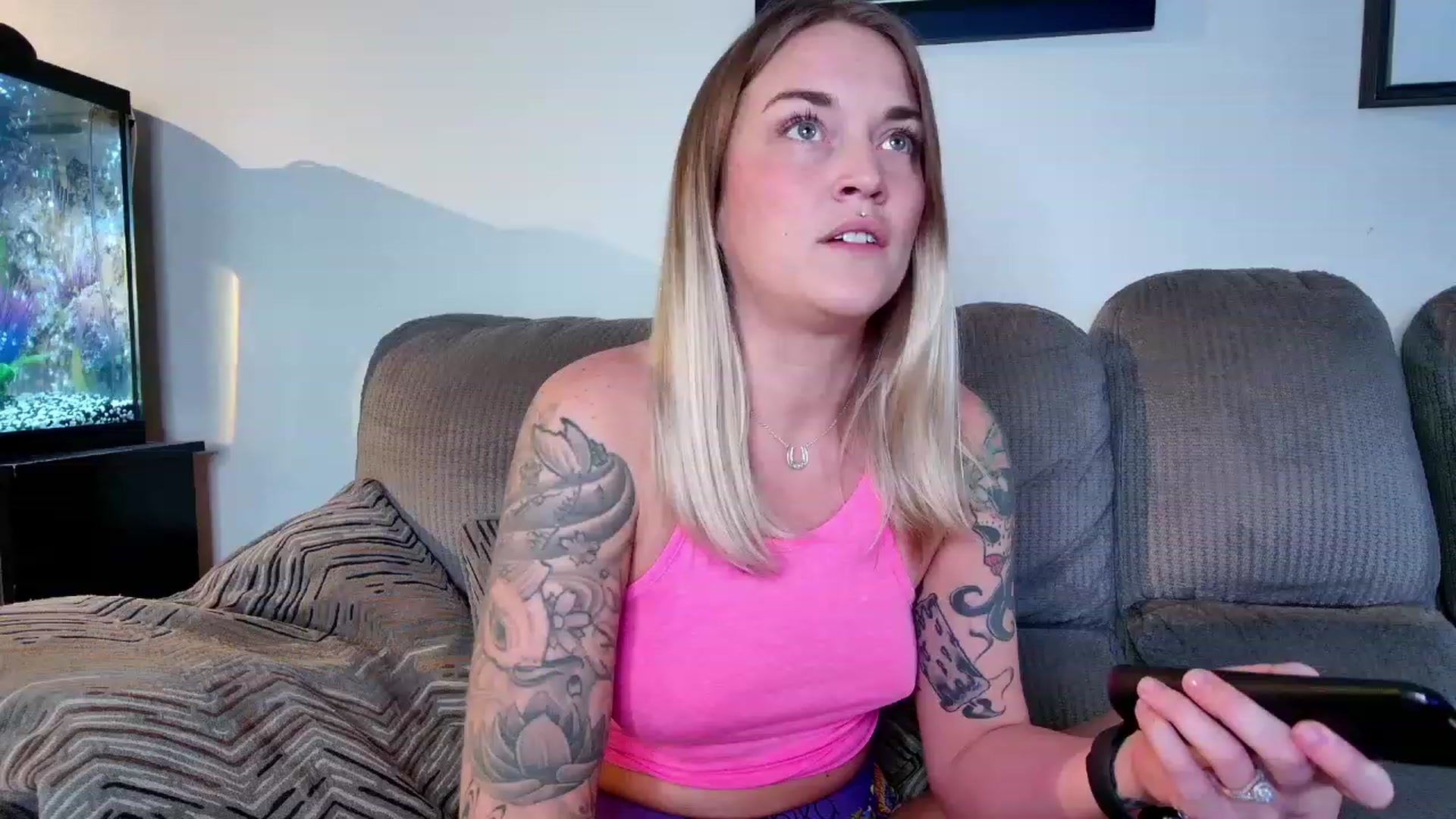 Gallery image thumbnail from Rose_Kitten's myfreecams stream on, 11/24/2023, 22:39 image 11 of 20