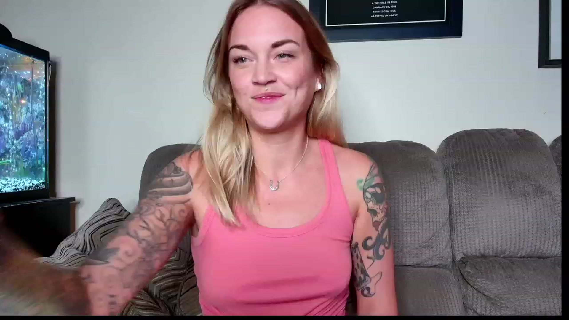 Gallery image thumbnail from Rose_Kitten's myfreecams stream on, 11/28/2023, 03:20 image 18 of 20