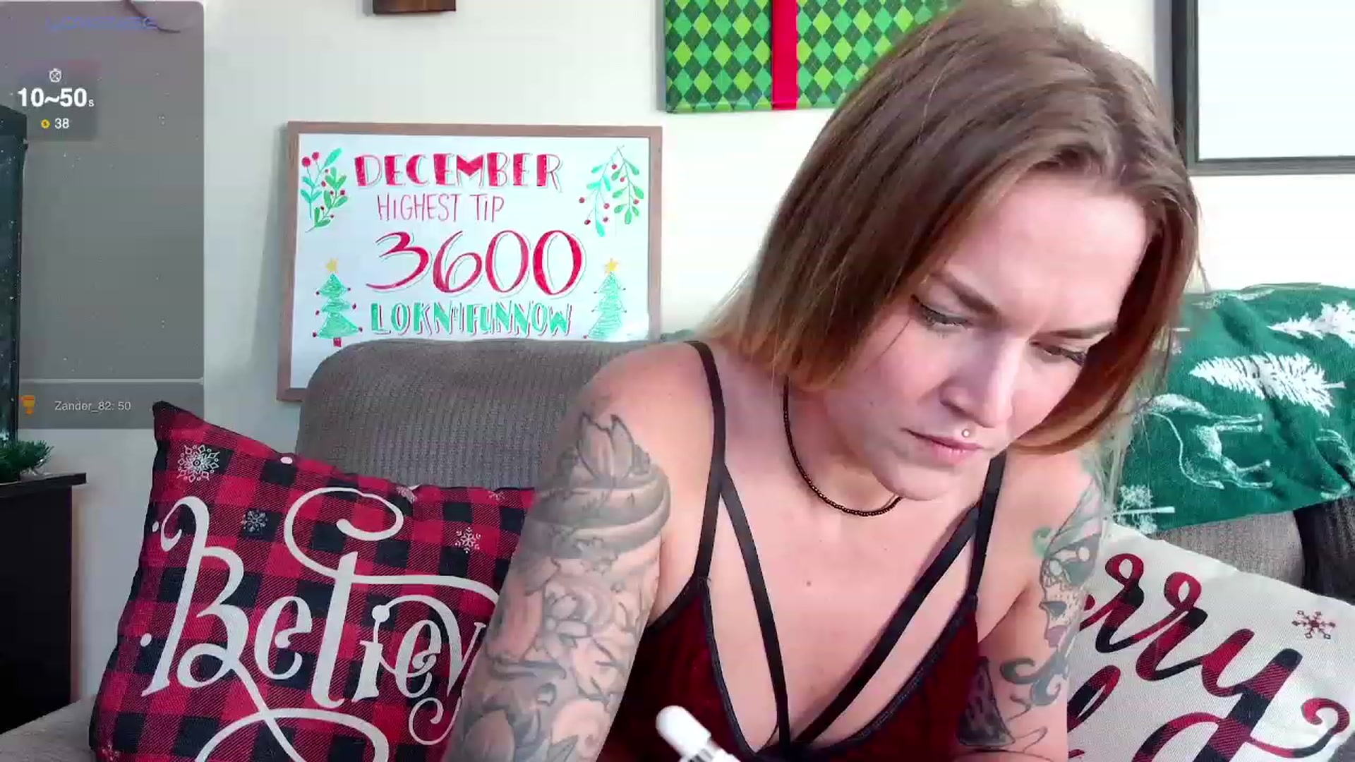 Gallery image thumbnail from Rose_Kitten's myfreecams stream on, 12/12/2023, 19:46 image 12 of 20
