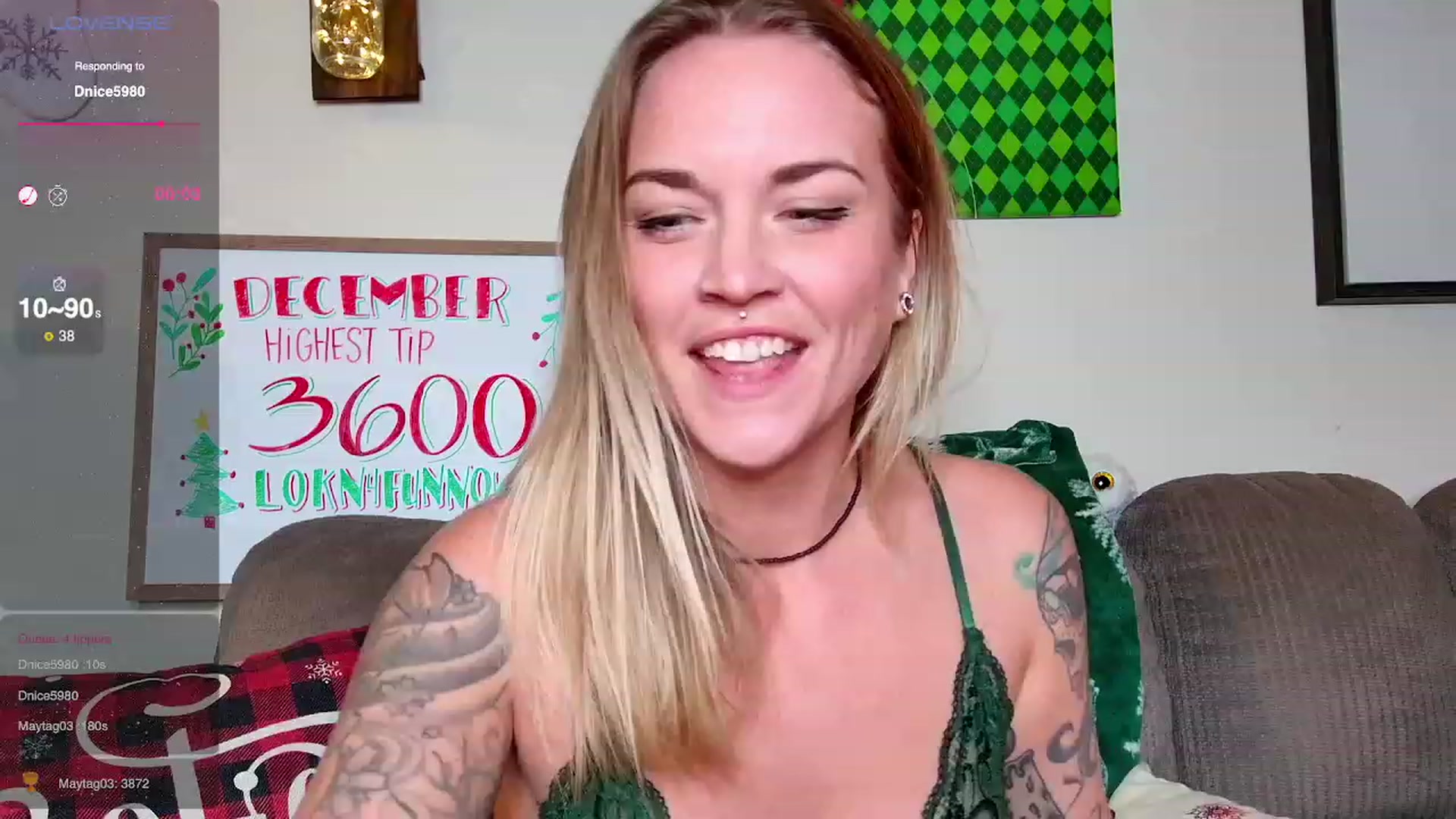 Gallery image thumbnail from Rose_Kitten's myfreecams stream on, 12/13/2023, 23:18 image 15 of 20