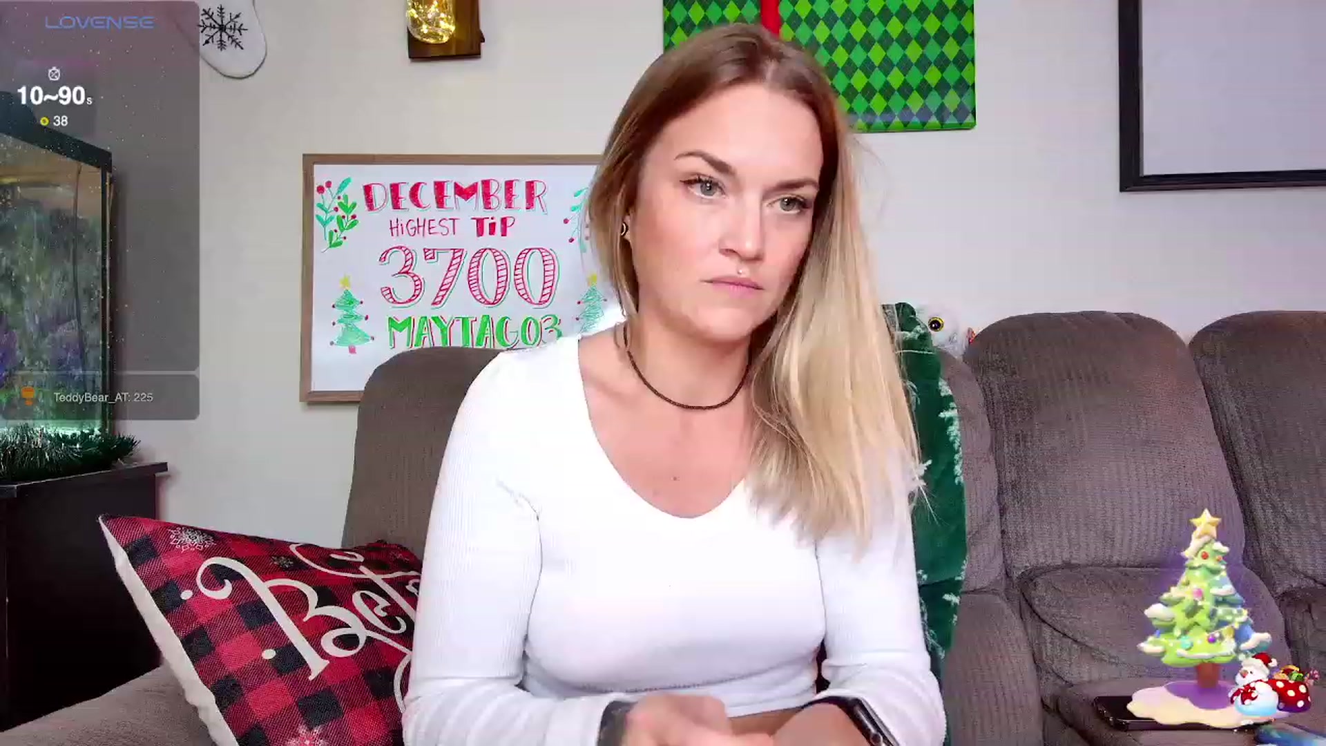 Gallery image thumbnail from Rose_Kitten's myfreecams stream on, 12/15/2023, 02:08 image 17 of 20