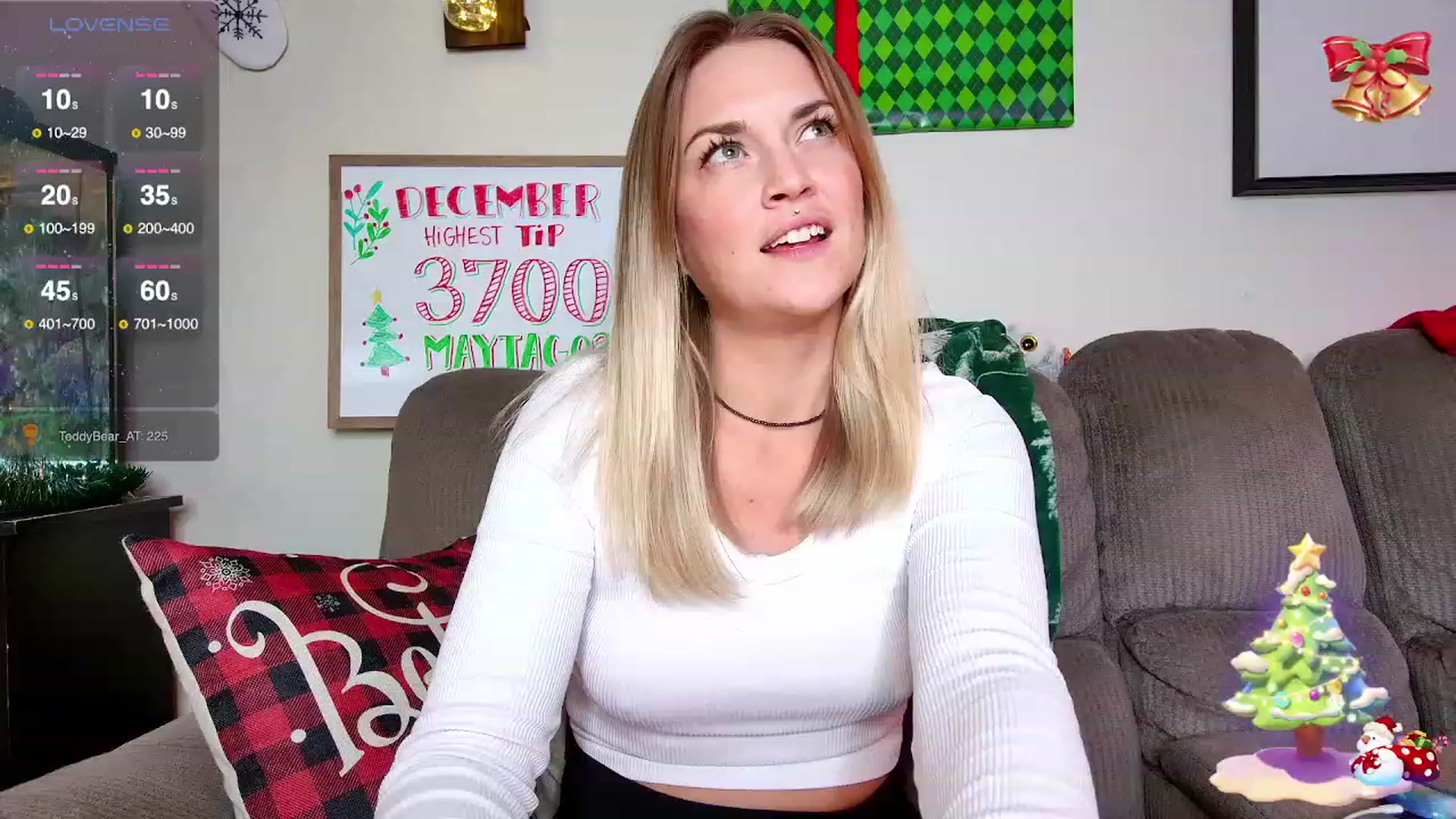 Gallery image thumbnail from Rose_Kitten's myfreecams stream on, 12/15/2023, 02:08 image 14 of 20