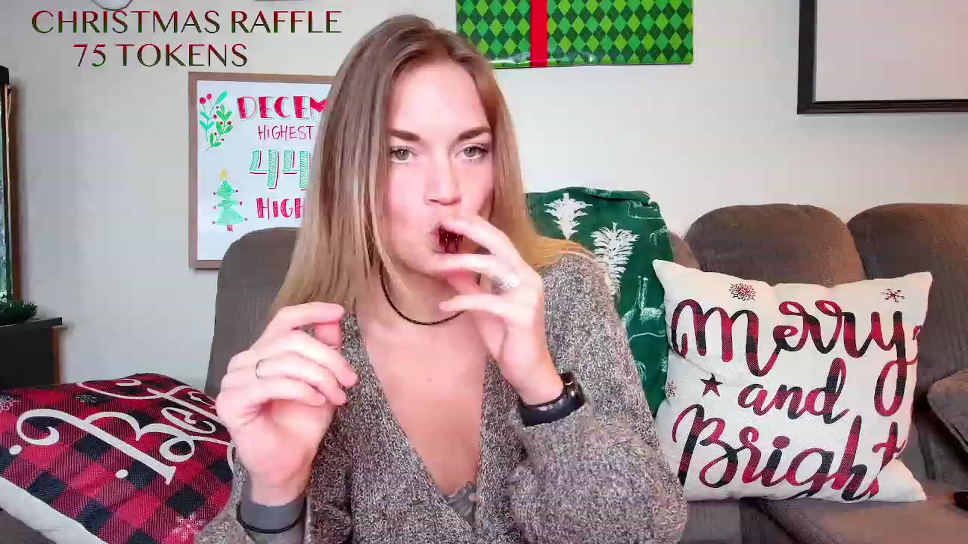 Gallery image thumbnail from Rose_Kitten's myfreecams stream on, 12/16/2023, 02:31 image 8 of 20
