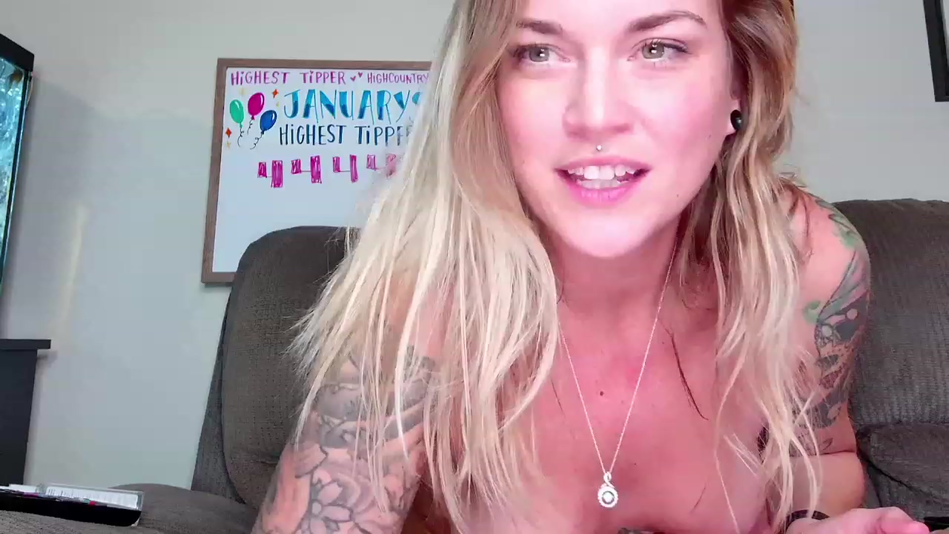 Gallery image thumbnail from Rose_Kitten's myfreecams stream on, 01/03/2024, 02:57 image 10 of 20