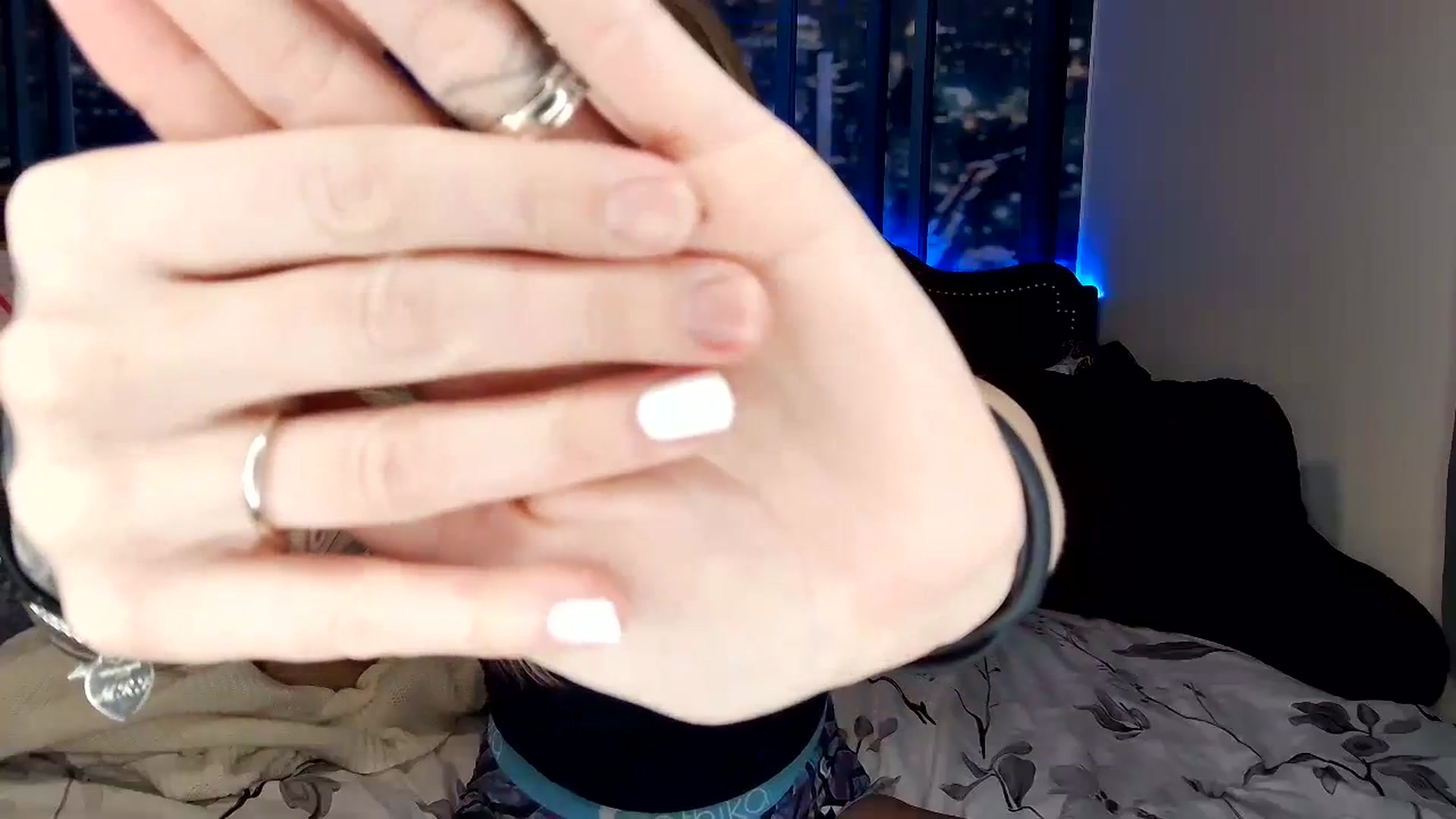 Gallery image thumbnail from Rose_Kitten's myfreecams stream on, 02/06/2024, 20:12 image 6 of 20