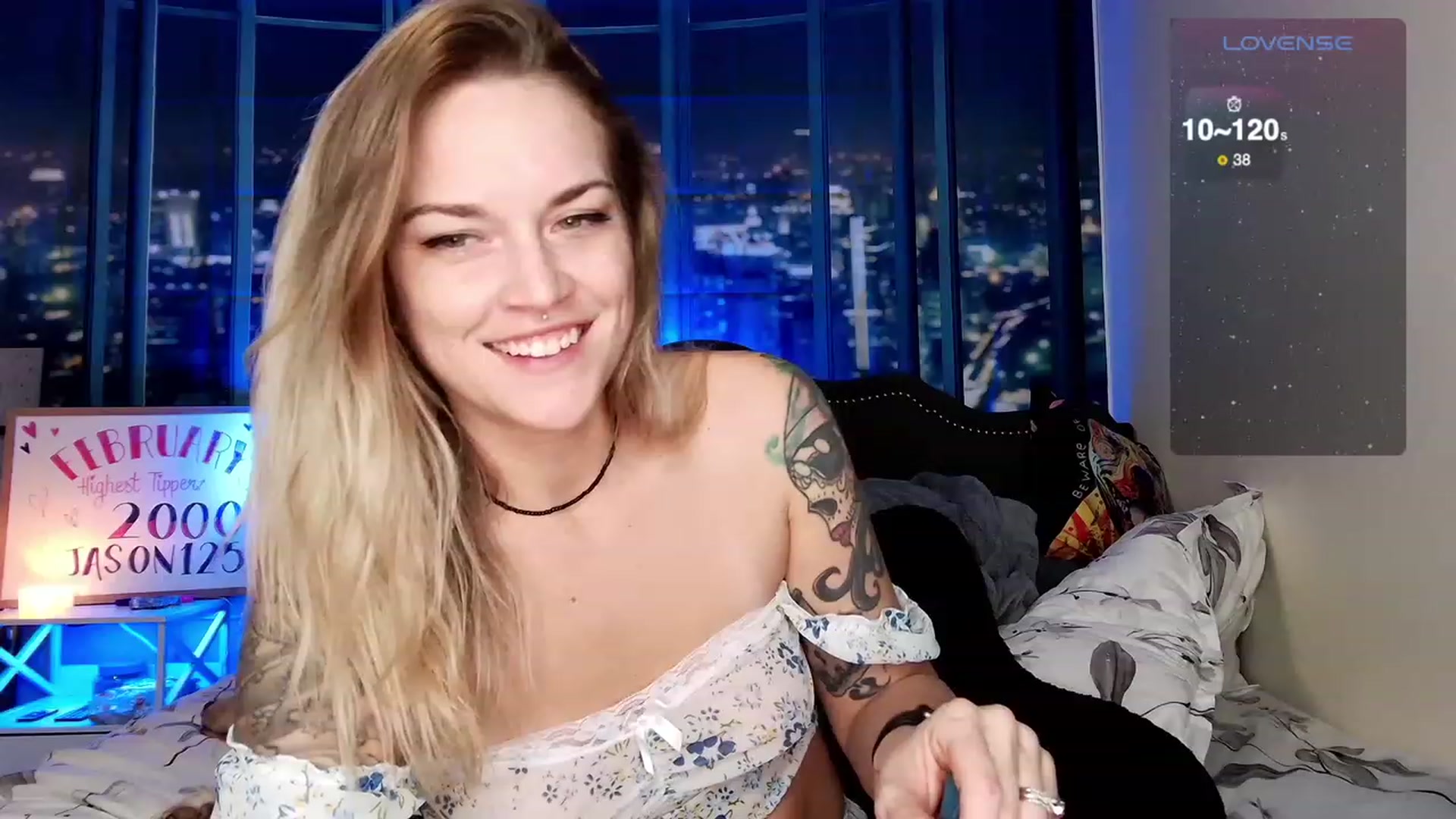 Gallery image thumbnail from Rose_Kitten's myfreecams stream on, 02/10/2024, 03:47 image 4 of 20