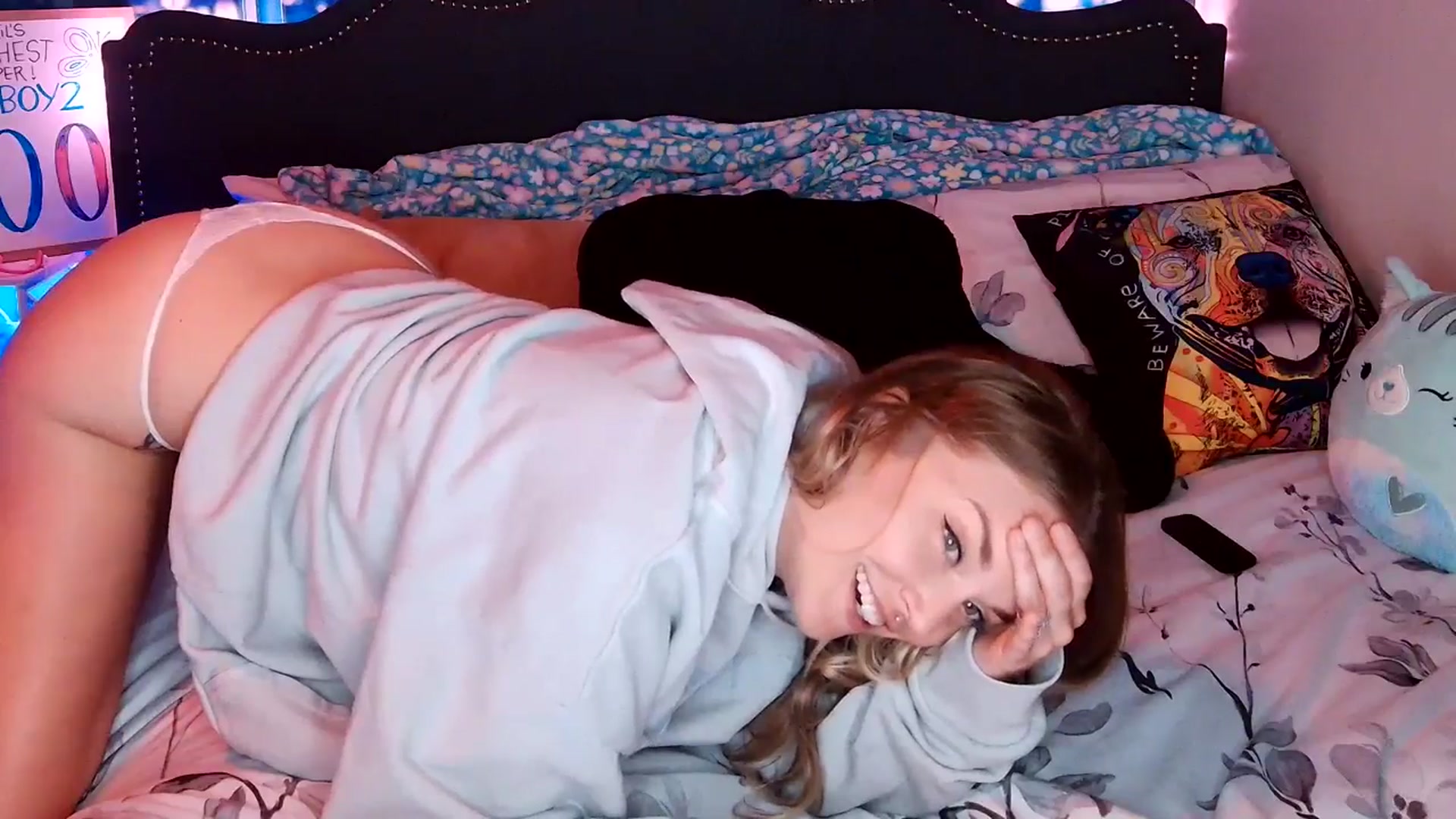 Gallery image thumbnail from Rose_Kitten's myfreecams stream on, 04/19/2024, 23:05 image 3 of 20