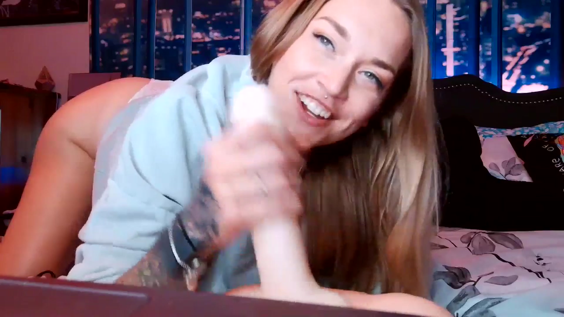 Gallery image thumbnail from Rose_Kitten's myfreecams stream on, 04/19/2024, 23:05 image 19 of 20