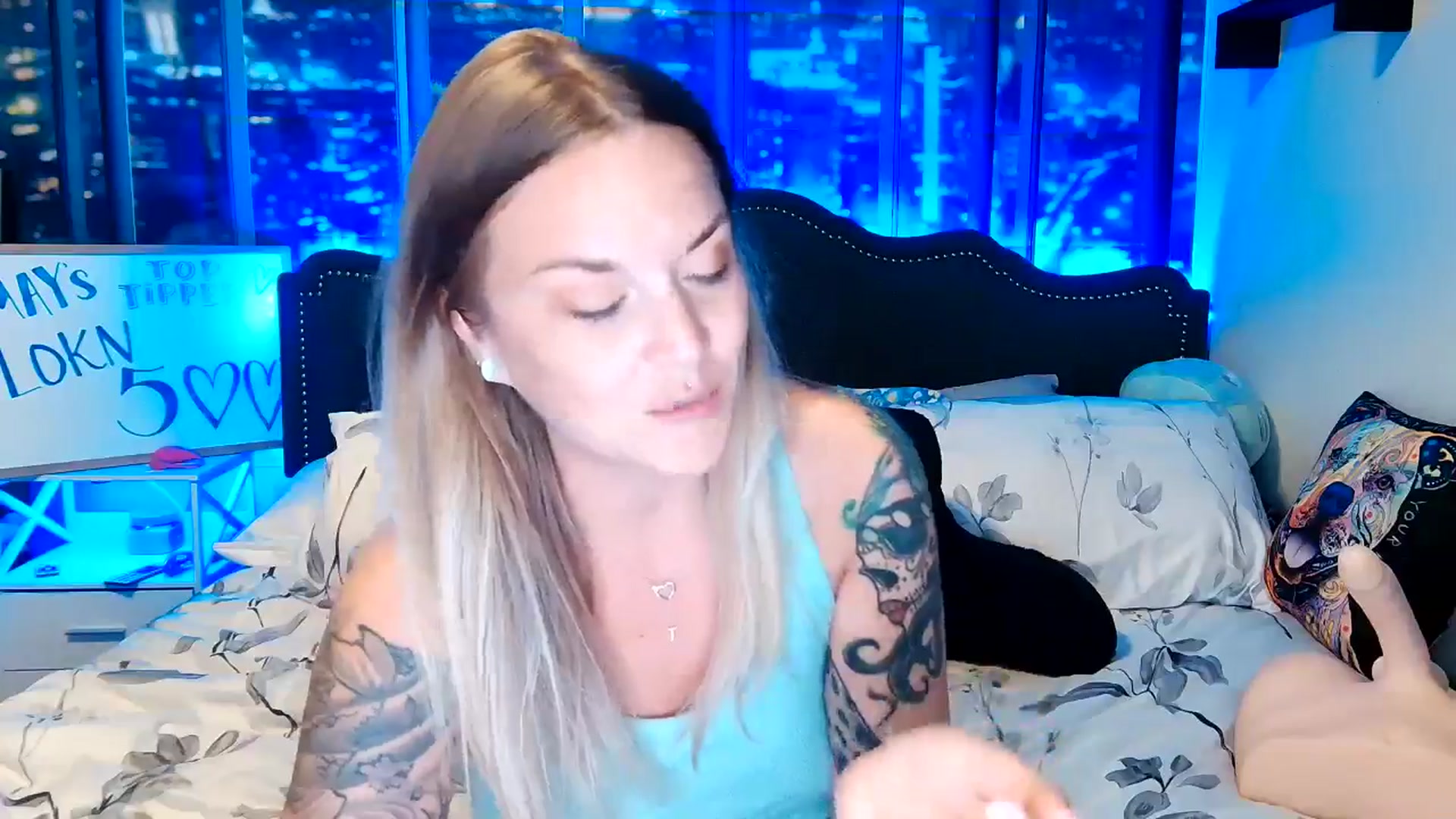 Gallery image thumbnail from Rose_Kitten's myfreecams stream on, 05/02/2024, 02:20 image 3 of 20