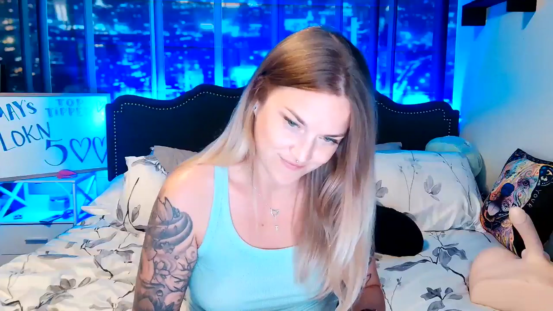 Gallery image thumbnail from Rose_Kitten's myfreecams stream on, 05/02/2024, 02:20 image 2 of 20